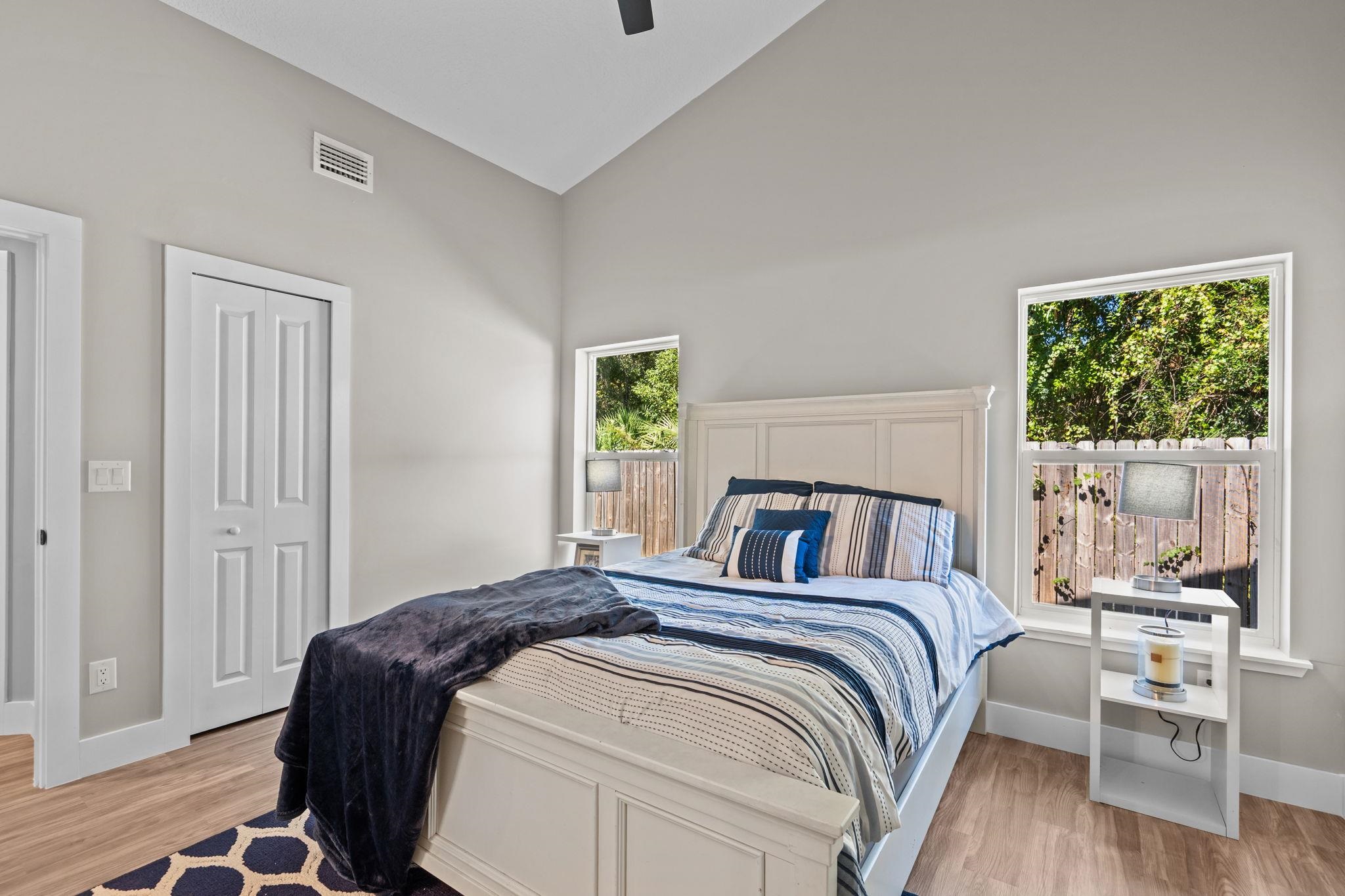 Image 15 of 31 For 804 9th Street W