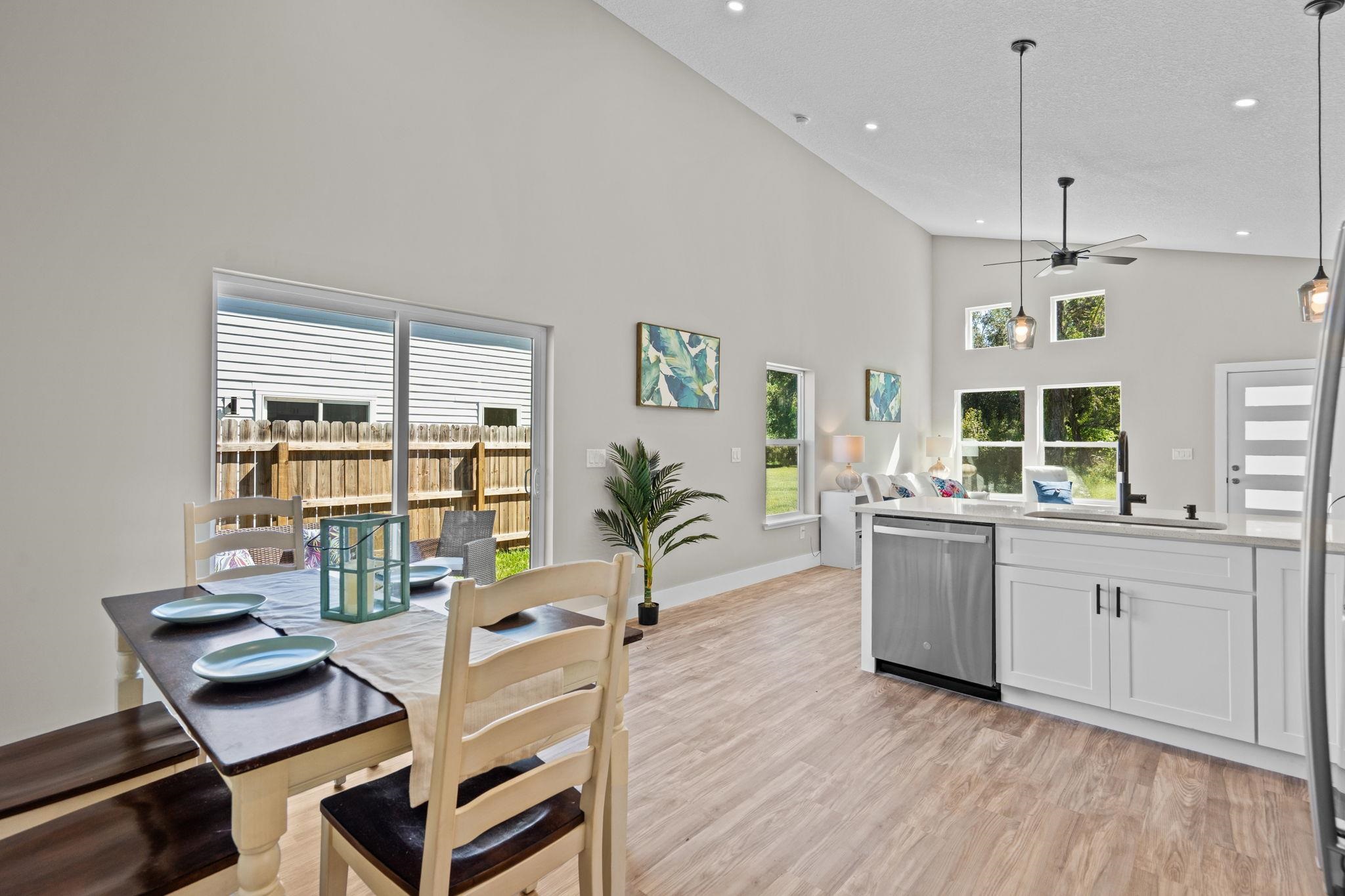 Image 8 of 31 For 804 9th Street W