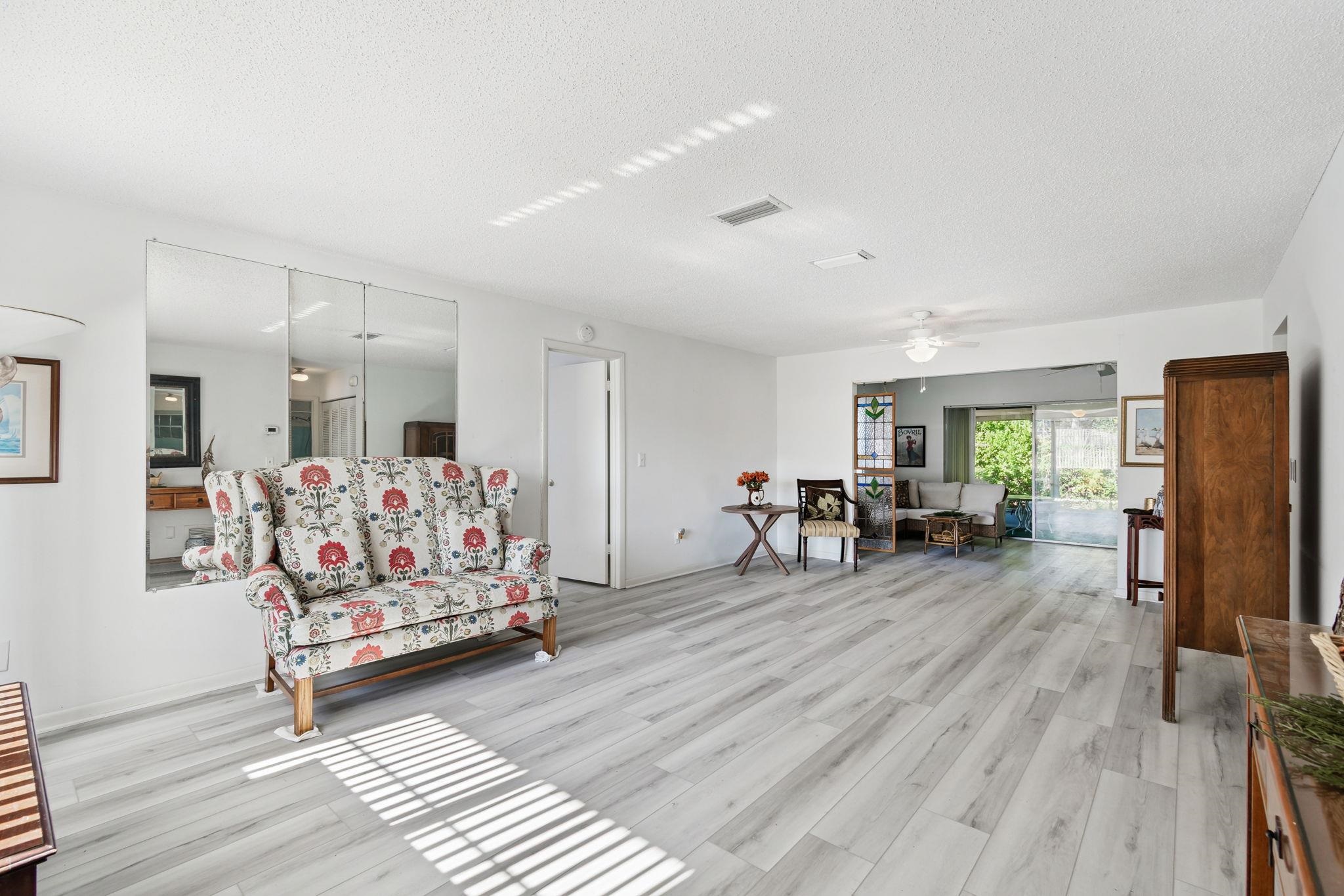 Image 10 of 91 For 398 Madruga Ave