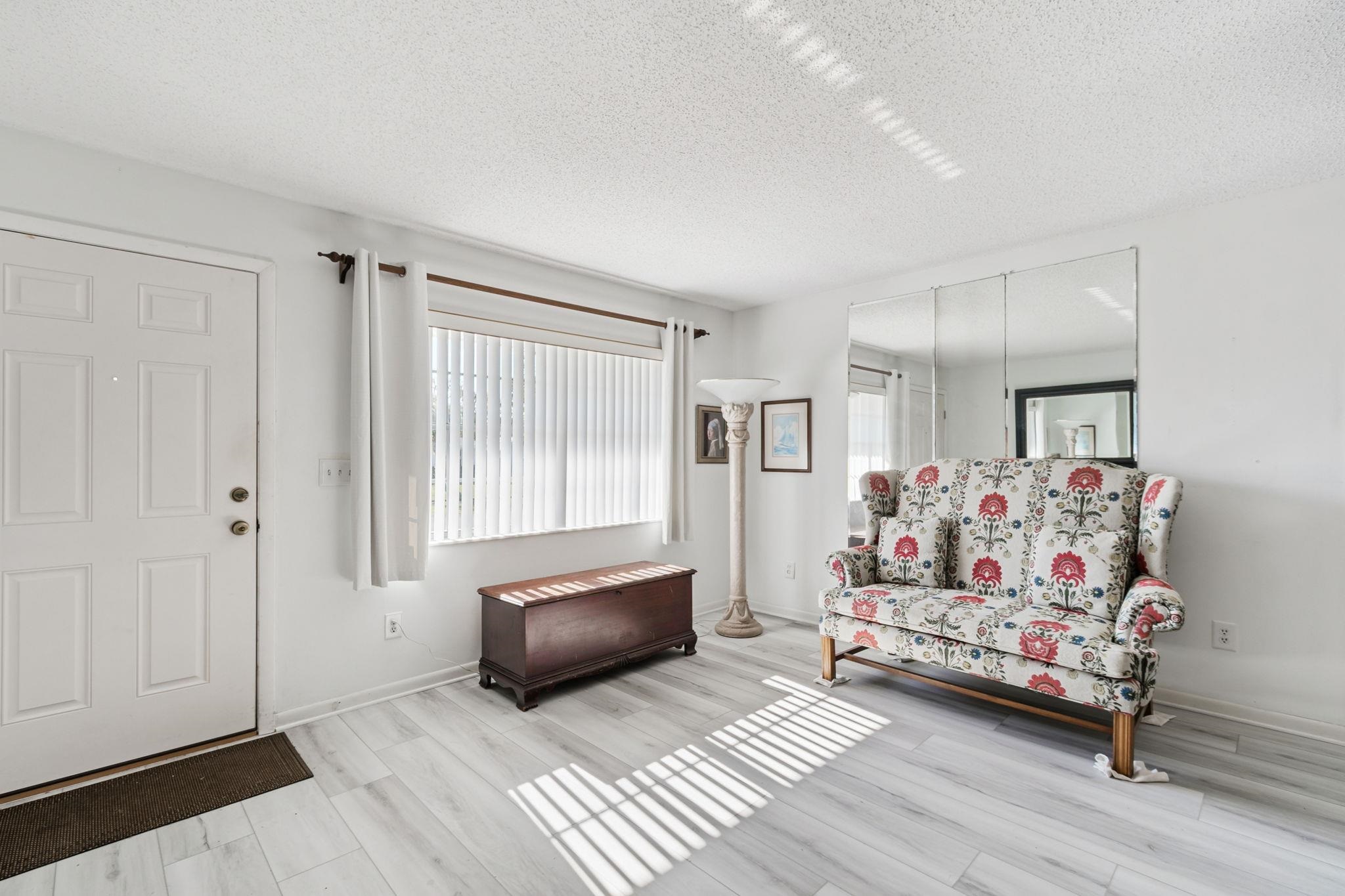 Image 11 of 91 For 398 Madruga Ave