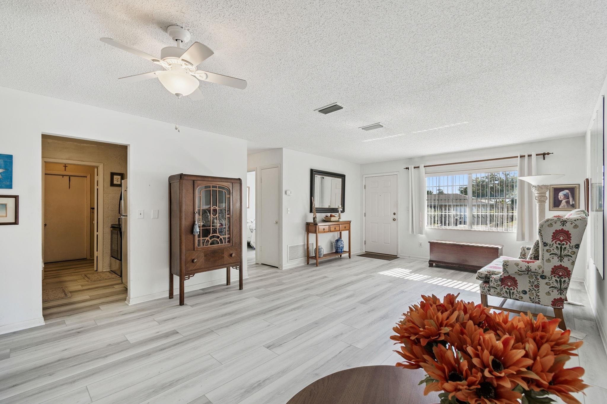 Image 16 of 91 For 398 Madruga Ave