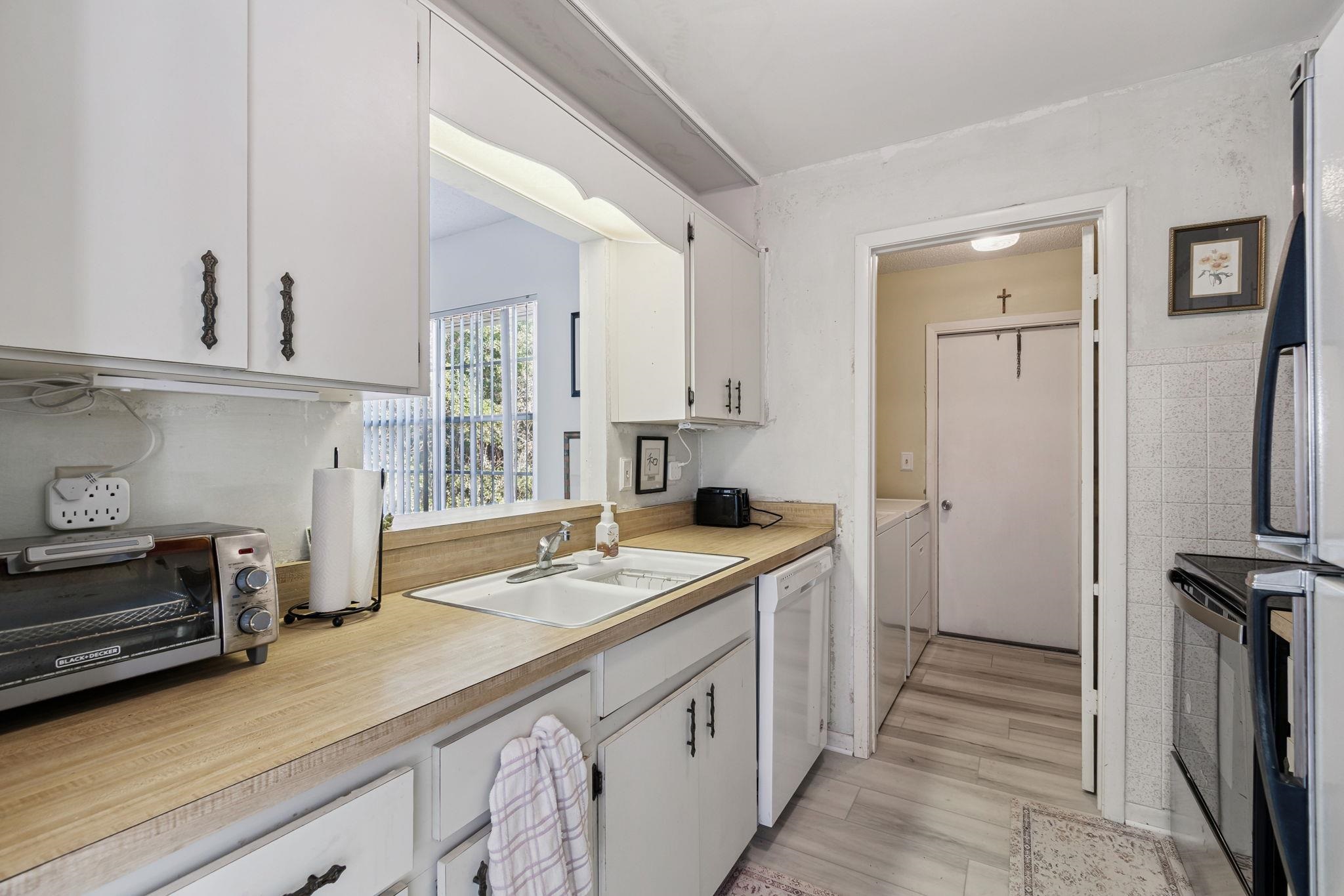 Image 19 of 91 For 398 Madruga Ave