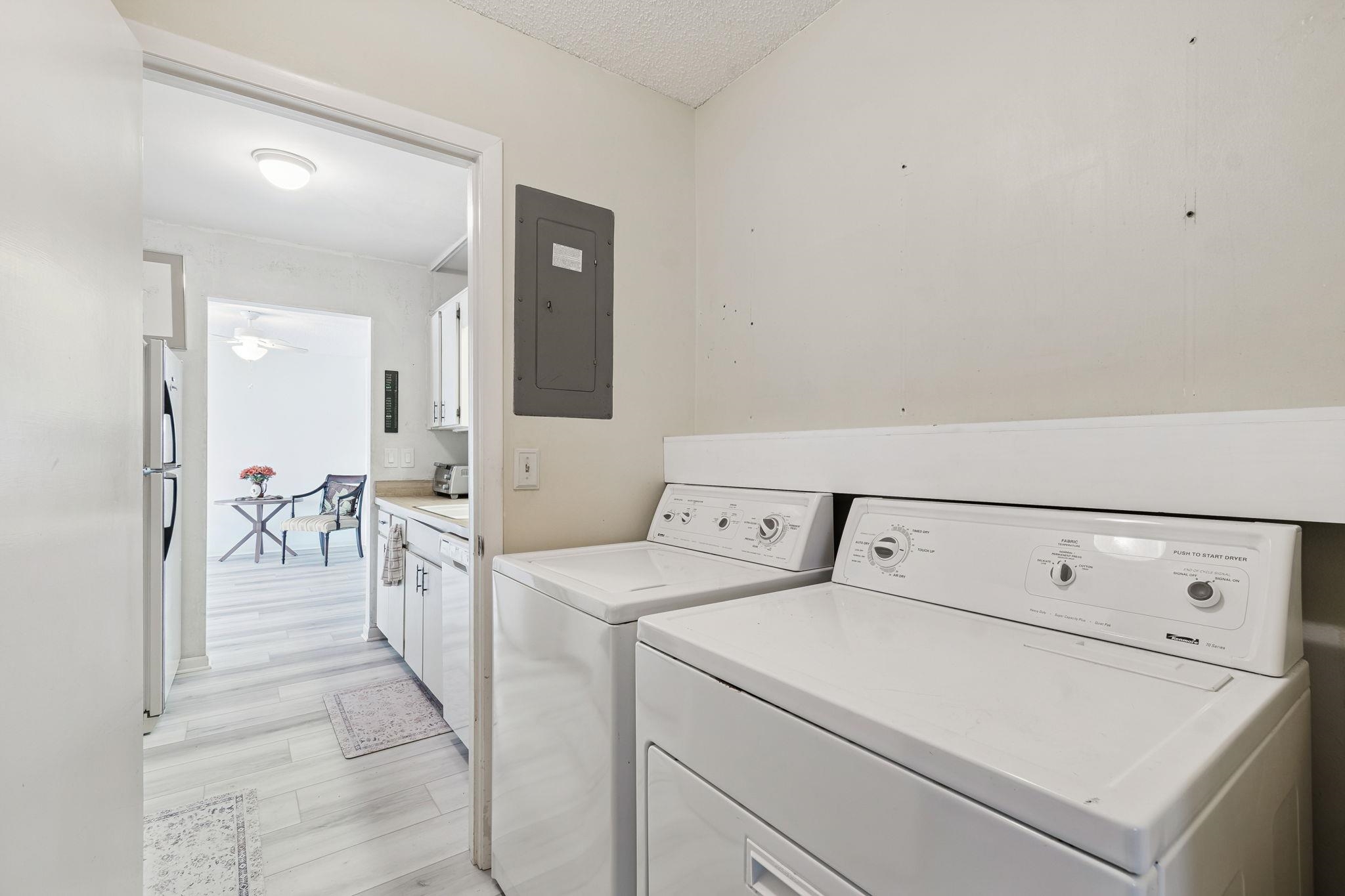 Image 27 of 91 For 398 Madruga Ave