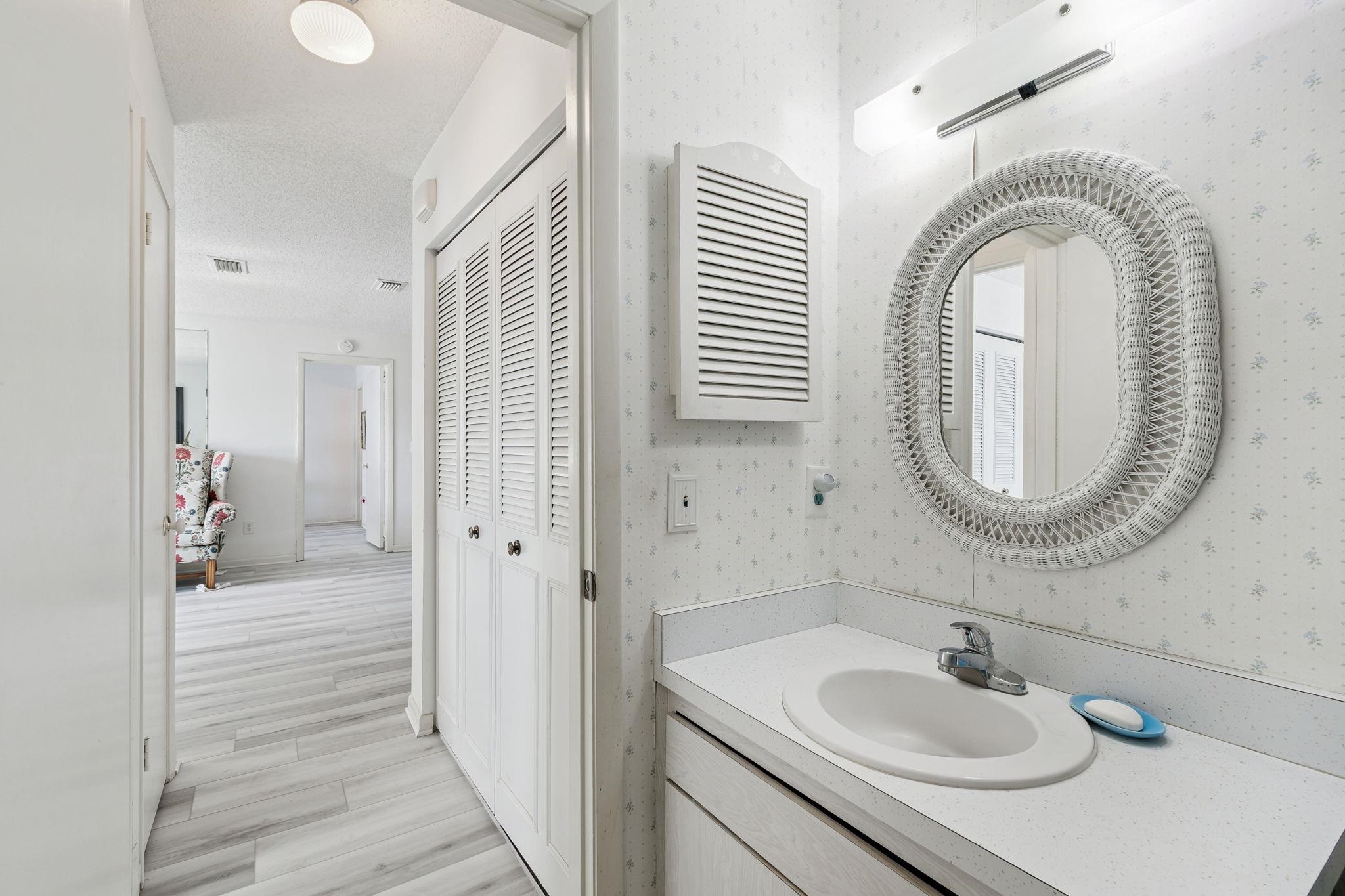 Image 46 of 91 For 398 Madruga Ave