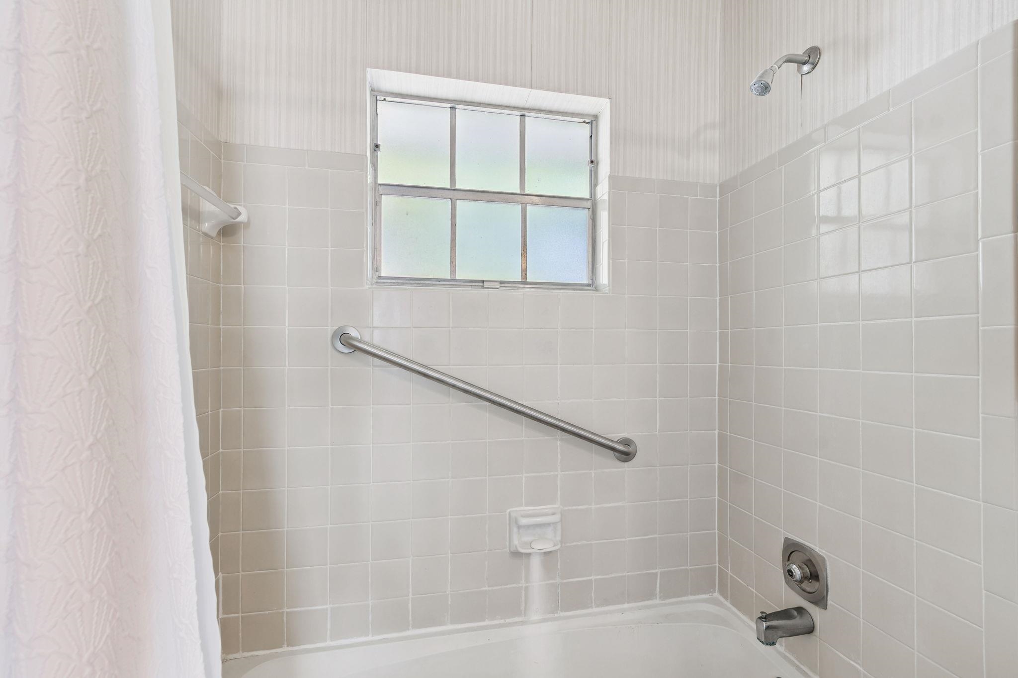 Image 56 of 91 For 398 Madruga Ave