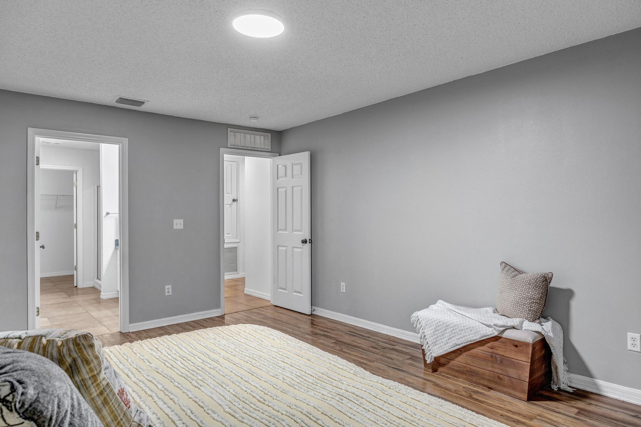 Image 18 of 28 For 98 Roxboro Dr