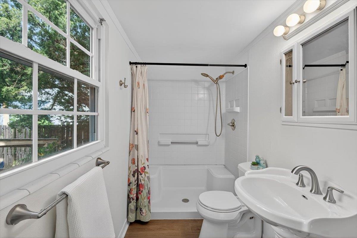 Image 13 of 73 For 6 Manatee Ct