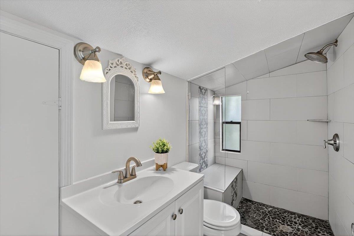 Image 27 of 73 For 6 Manatee Ct