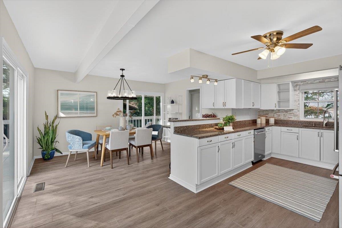 Image 3 of 73 For 6 Manatee Ct