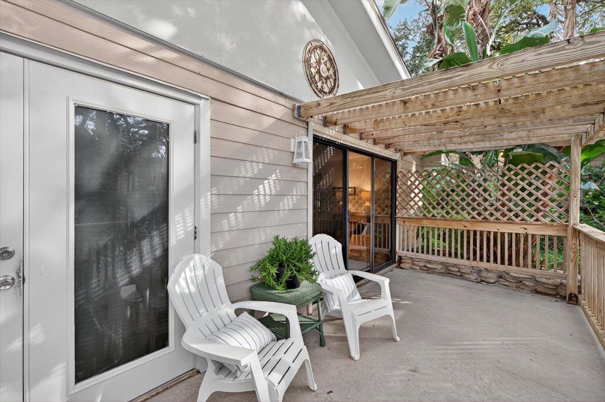 Image 37 of 73 For 6 Manatee Ct