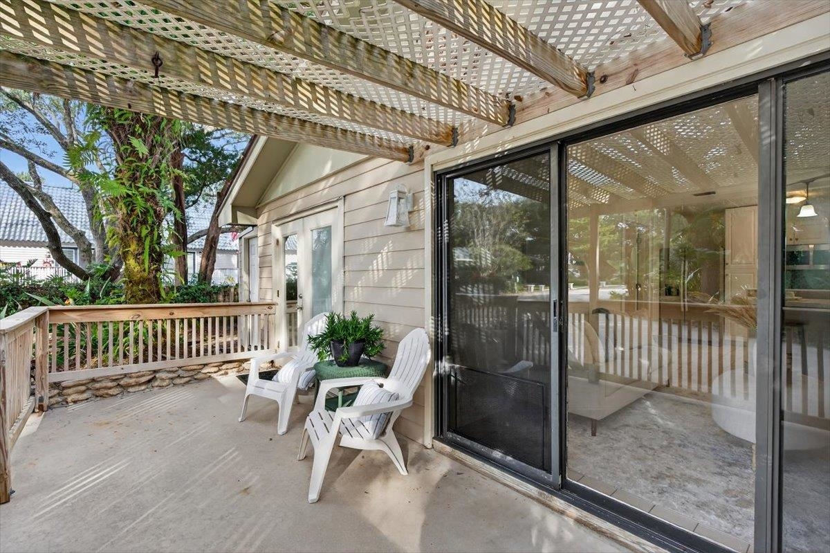 Image 38 of 73 For 6 Manatee Ct