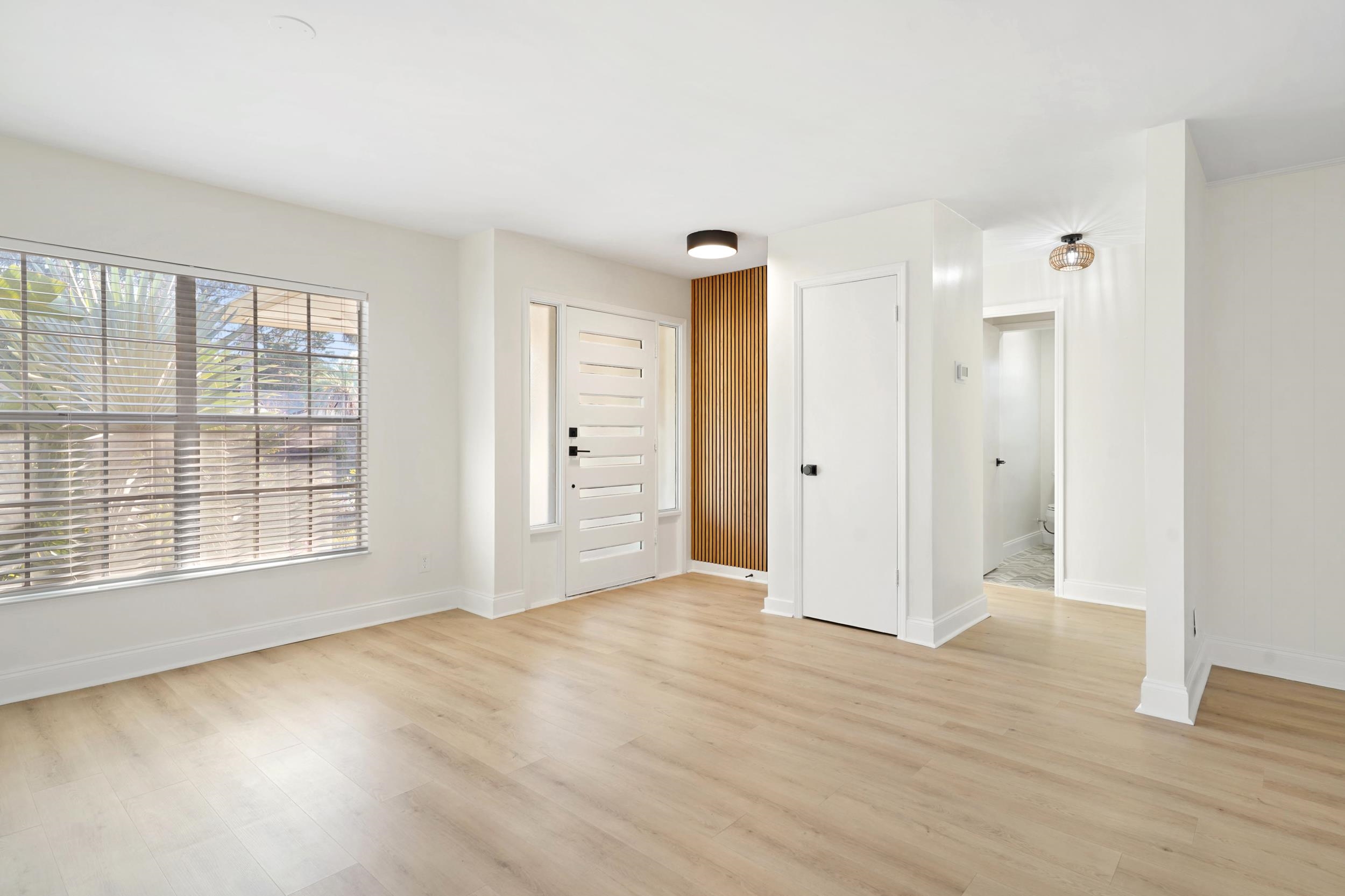 Image 7 of 37 For 42 Sailfish Dr