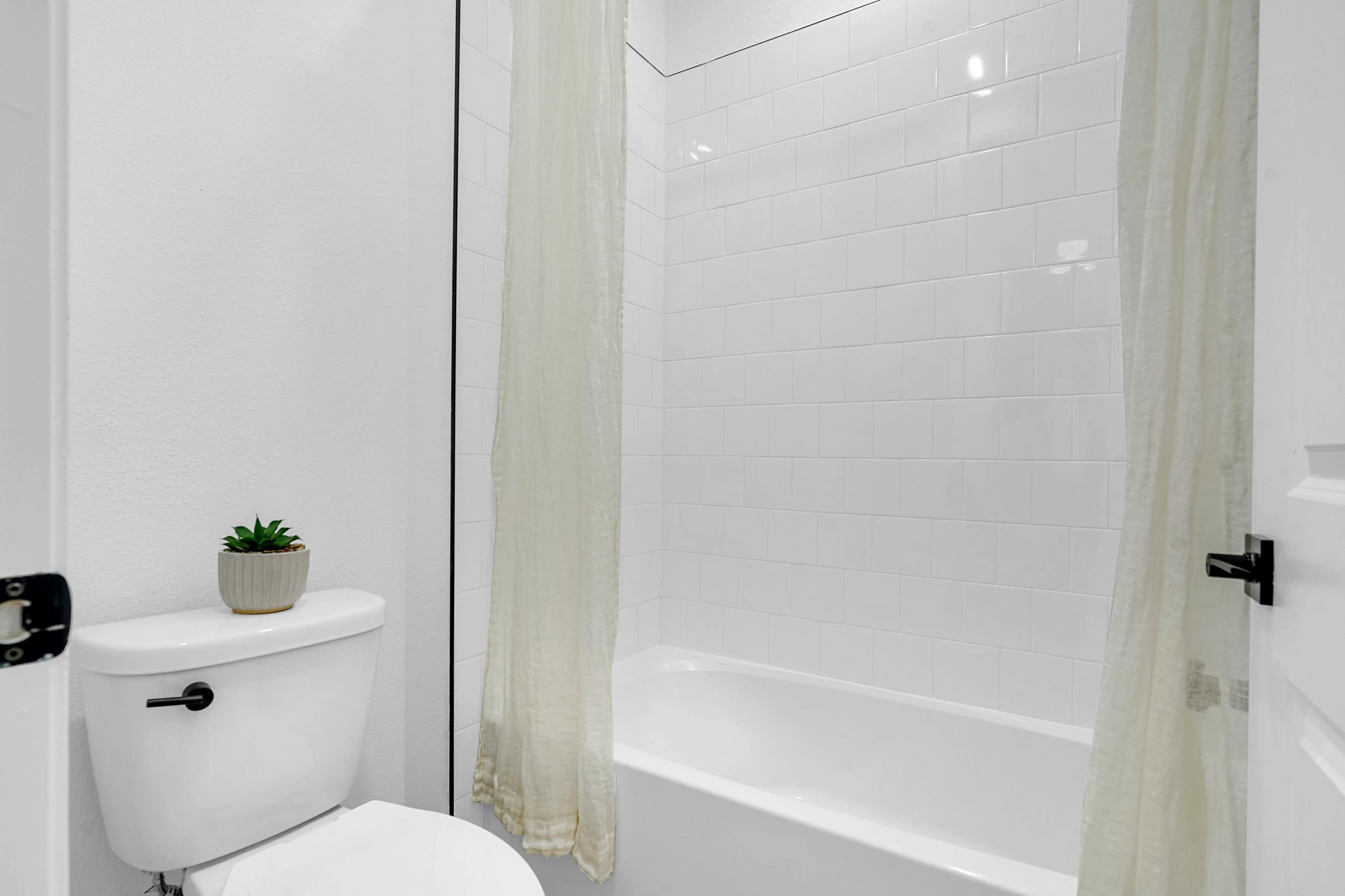 Image 16 of 50 For 87 Canterwood Pl