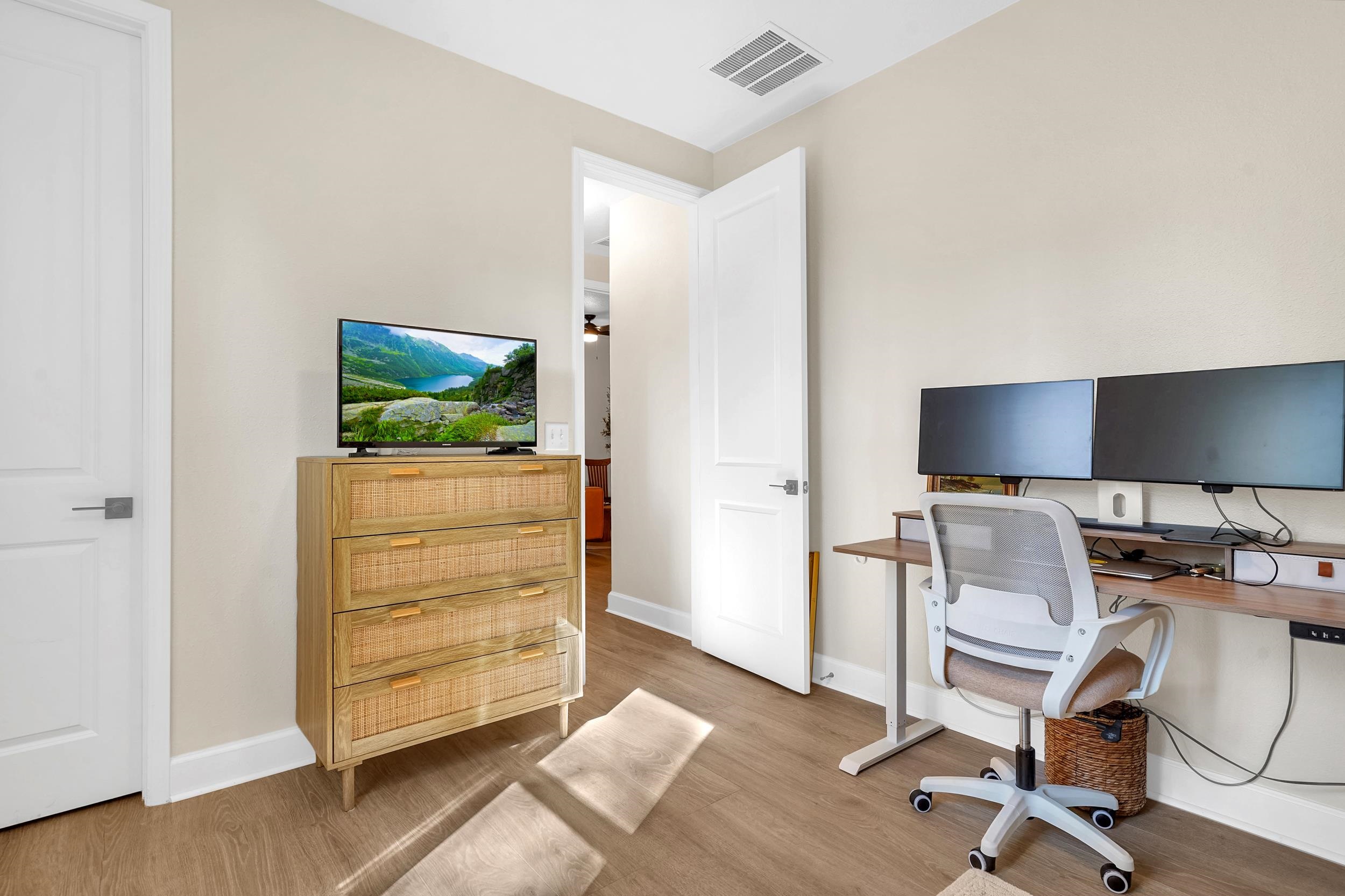 Image 20 of 50 For 87 Canterwood Pl