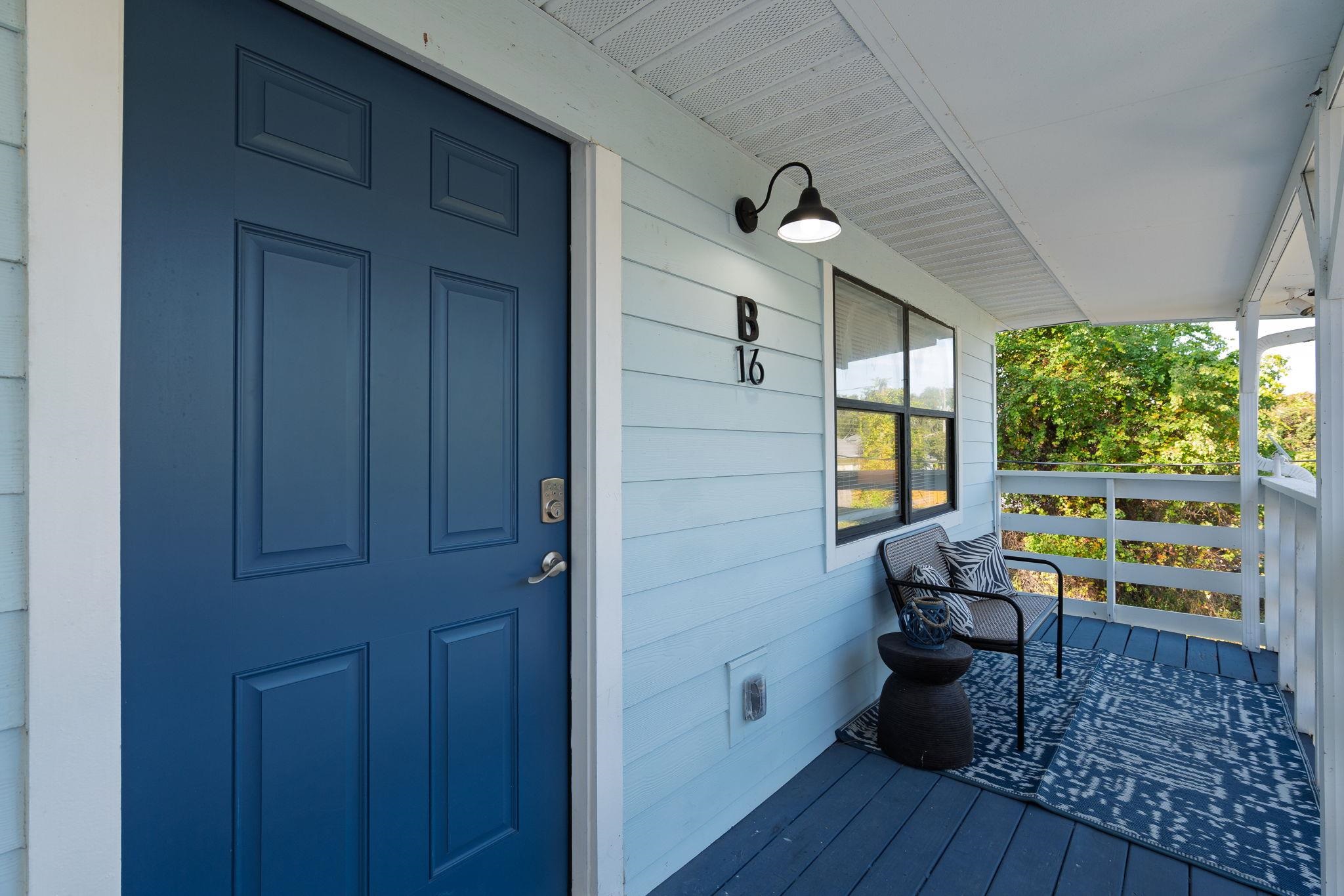 Image 23 of 50 For 16 Ewing St  