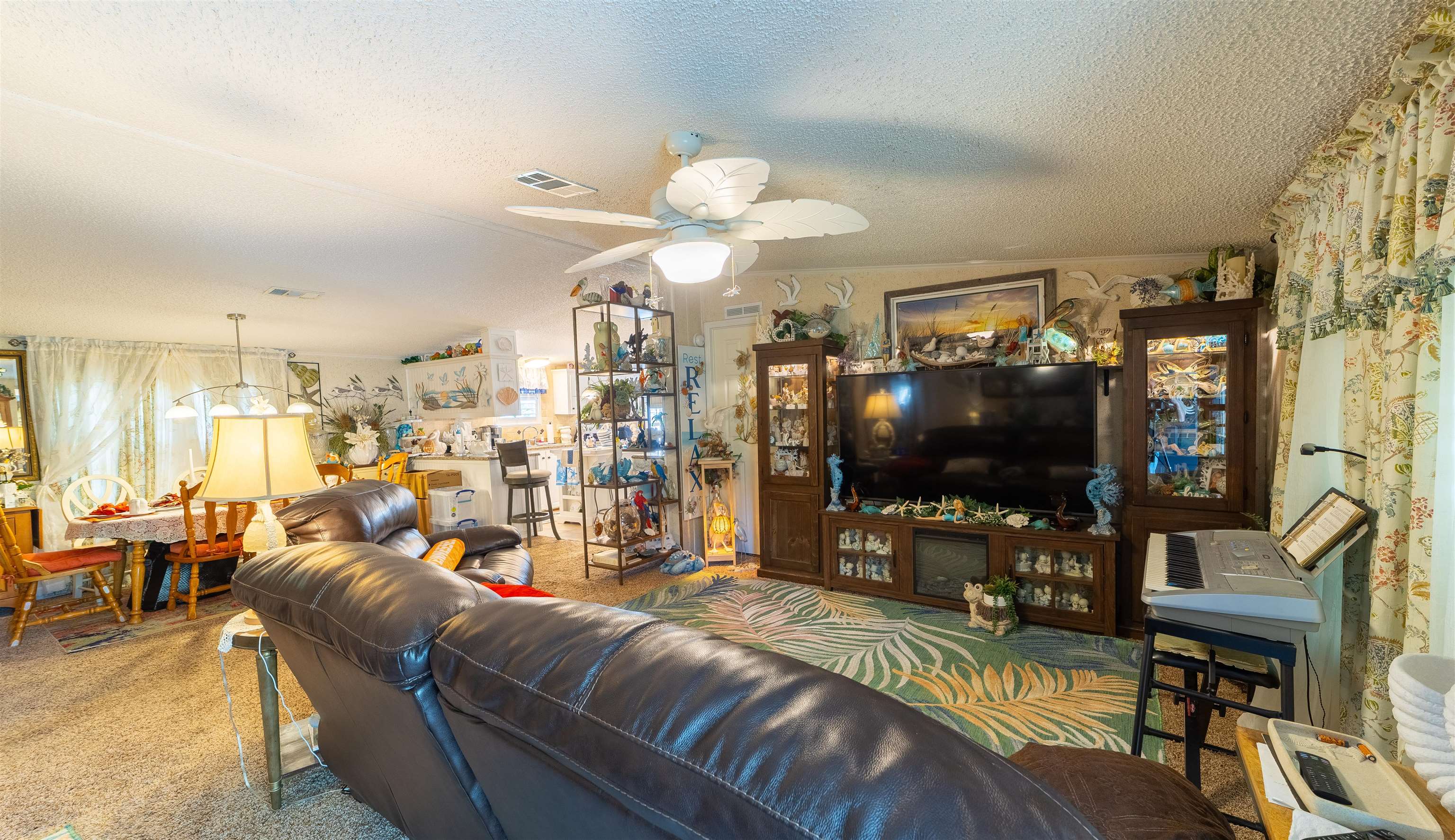 Image 18 of 74 For 10545 Carpenter Ave