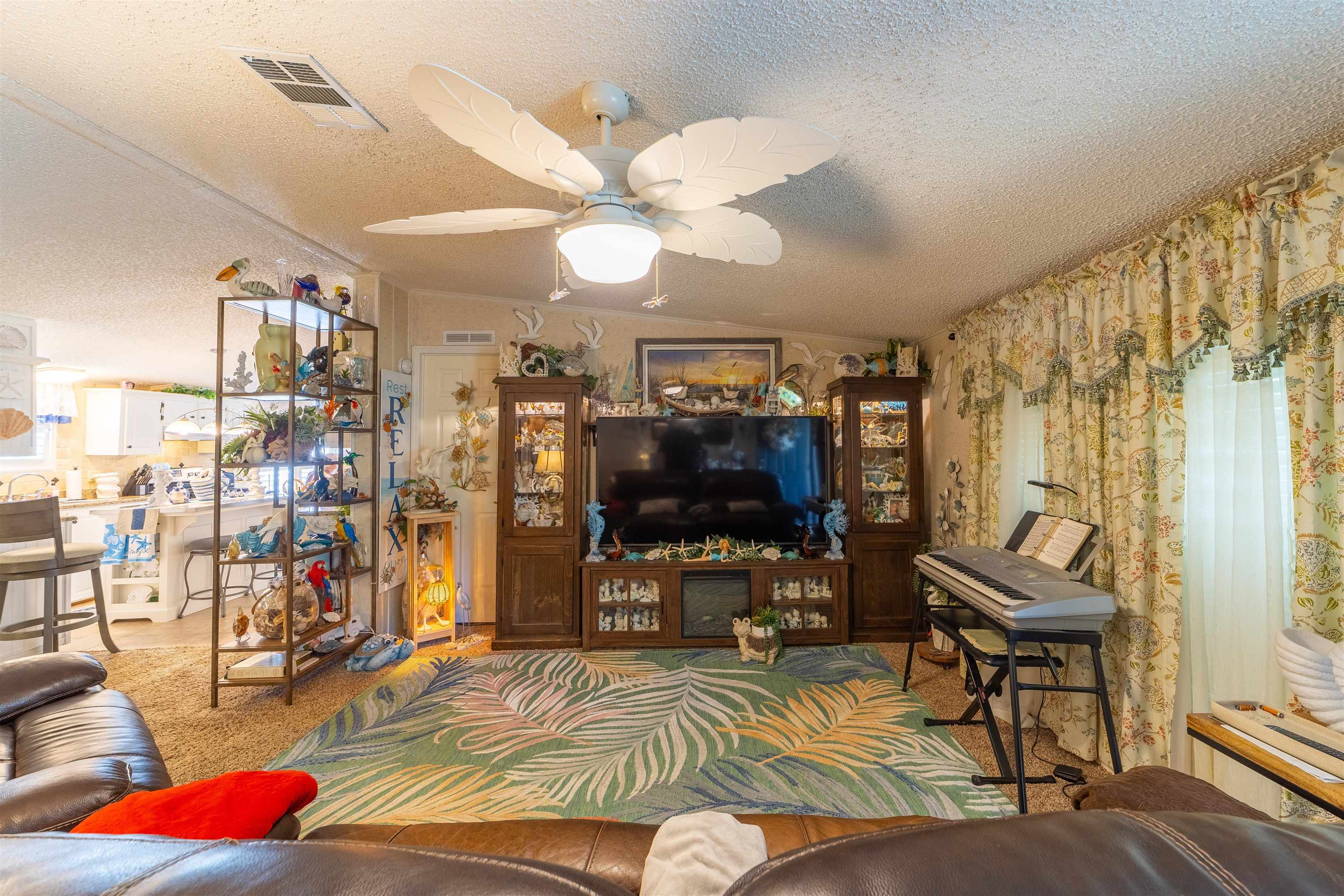 Image 20 of 74 For 10545 Carpenter Ave