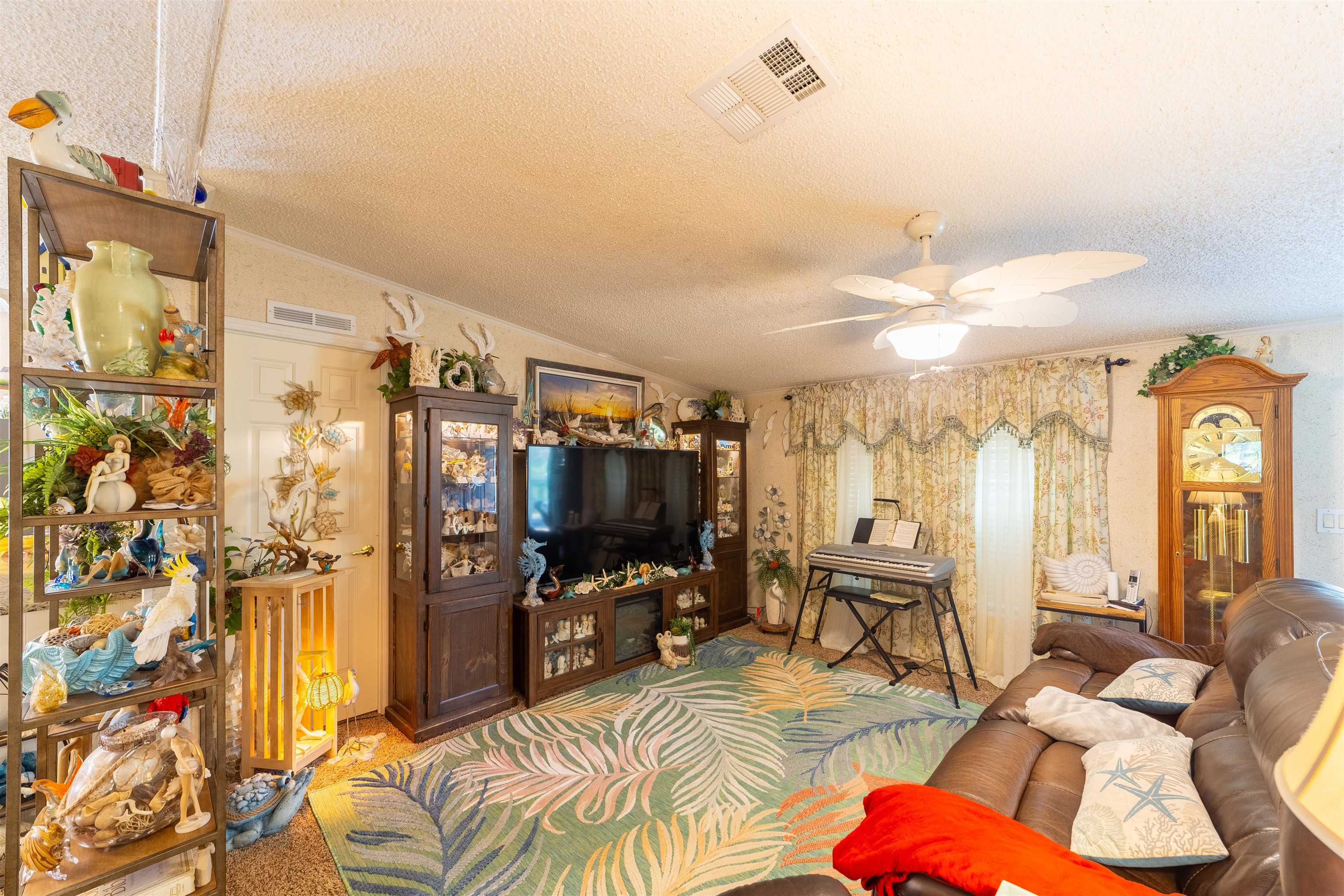 Image 21 of 74 For 10545 Carpenter Ave