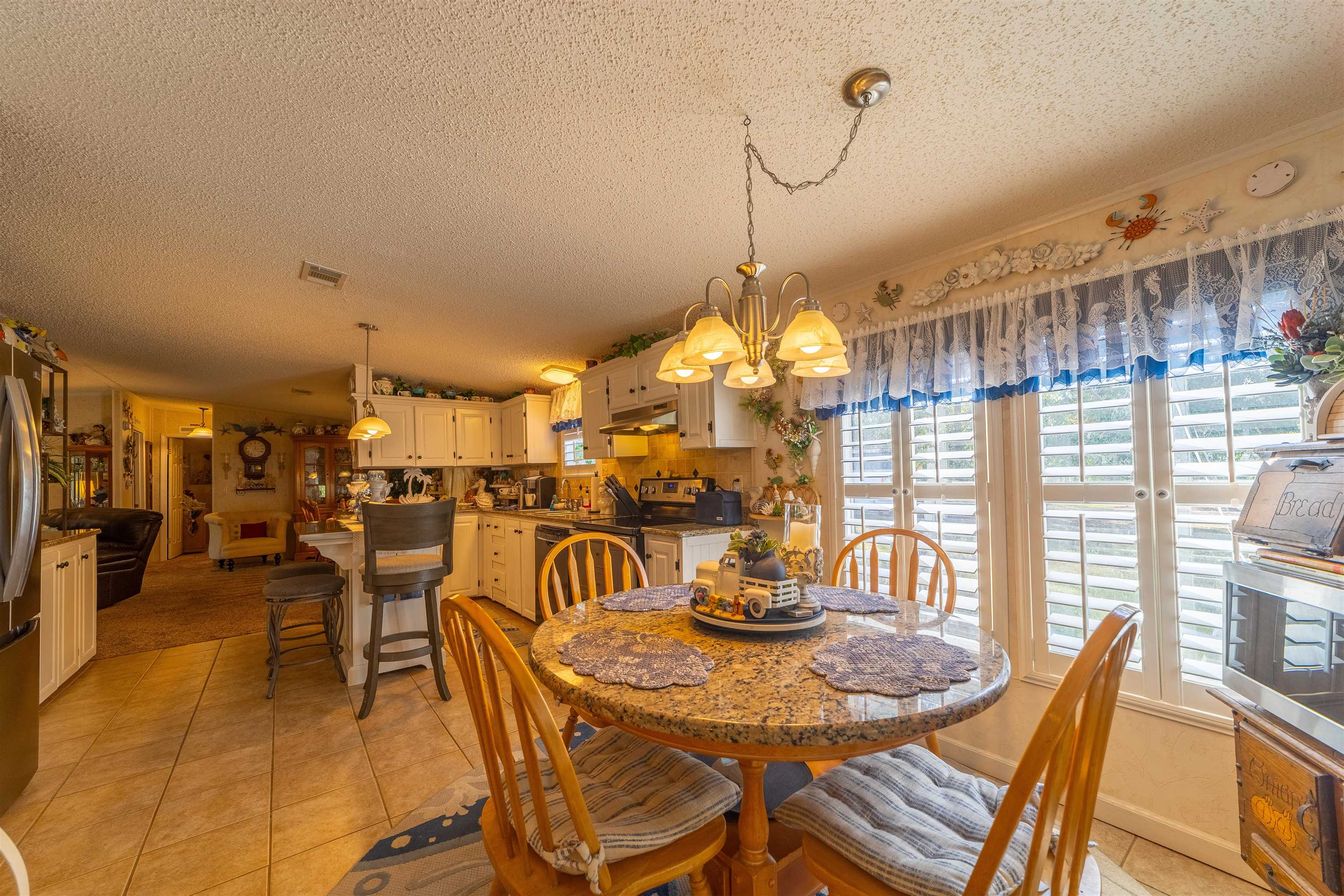 Image 26 of 74 For 10545 Carpenter Ave