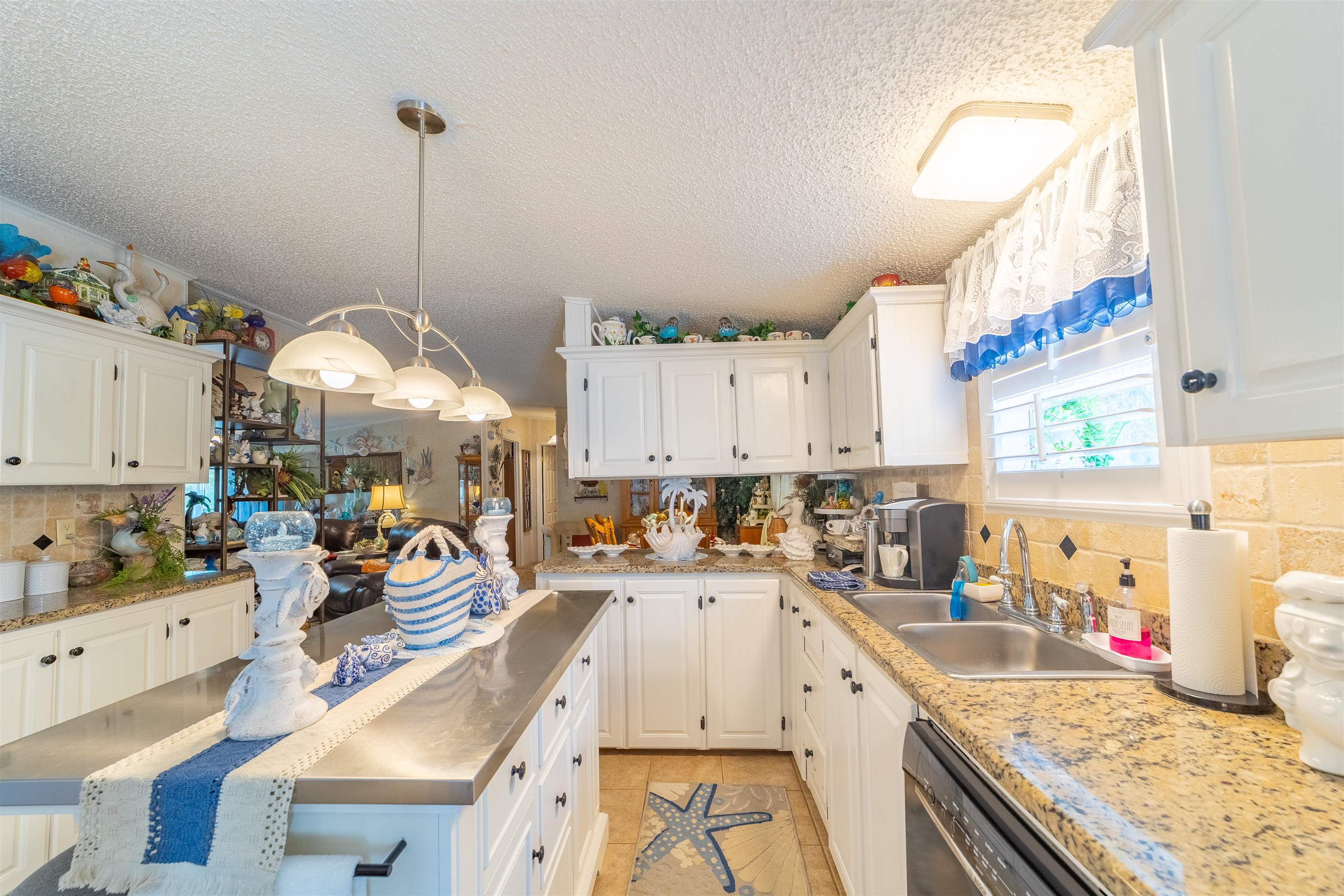 Image 28 of 74 For 10545 Carpenter Ave