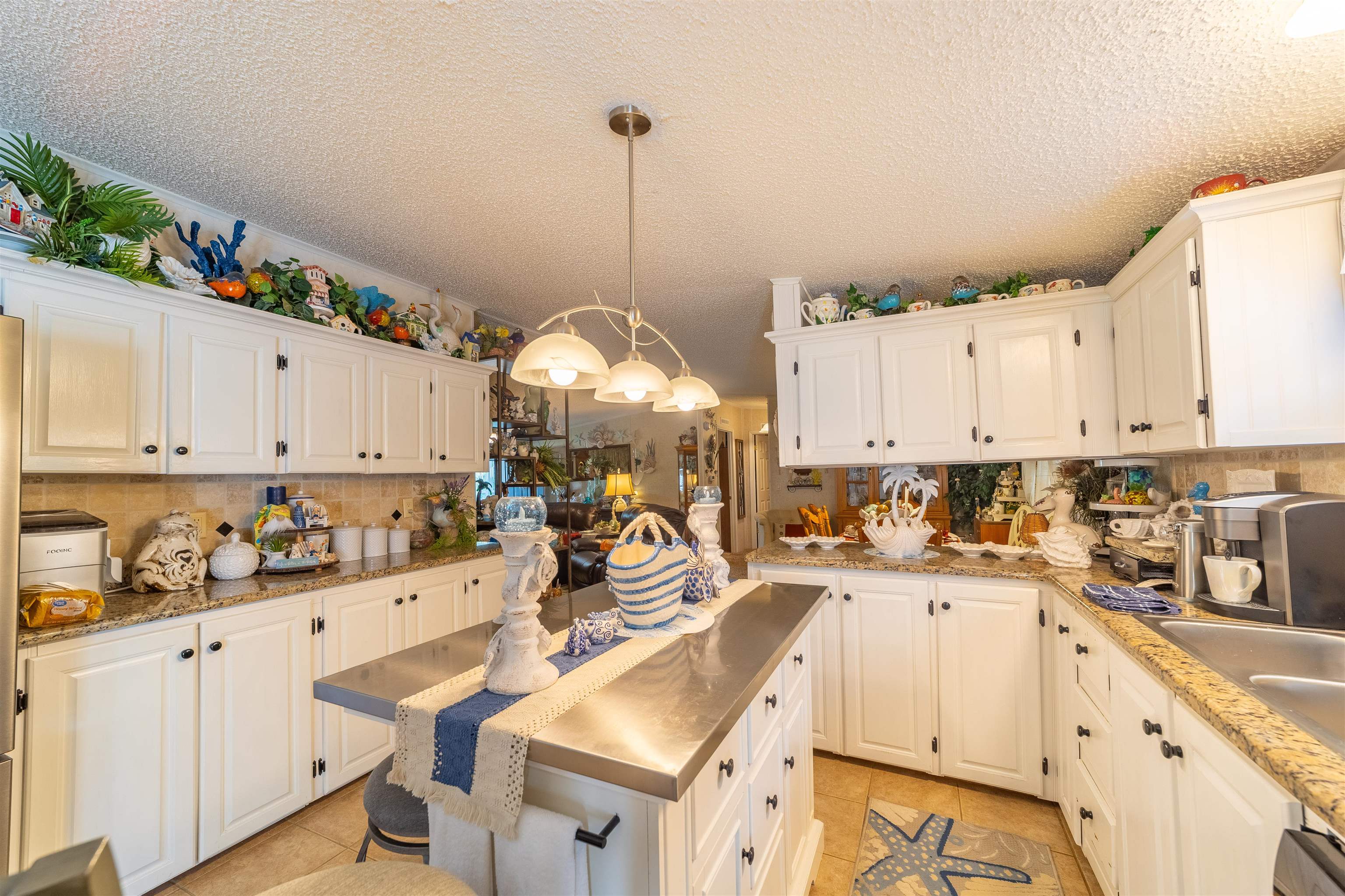 Image 29 of 74 For 10545 Carpenter Ave