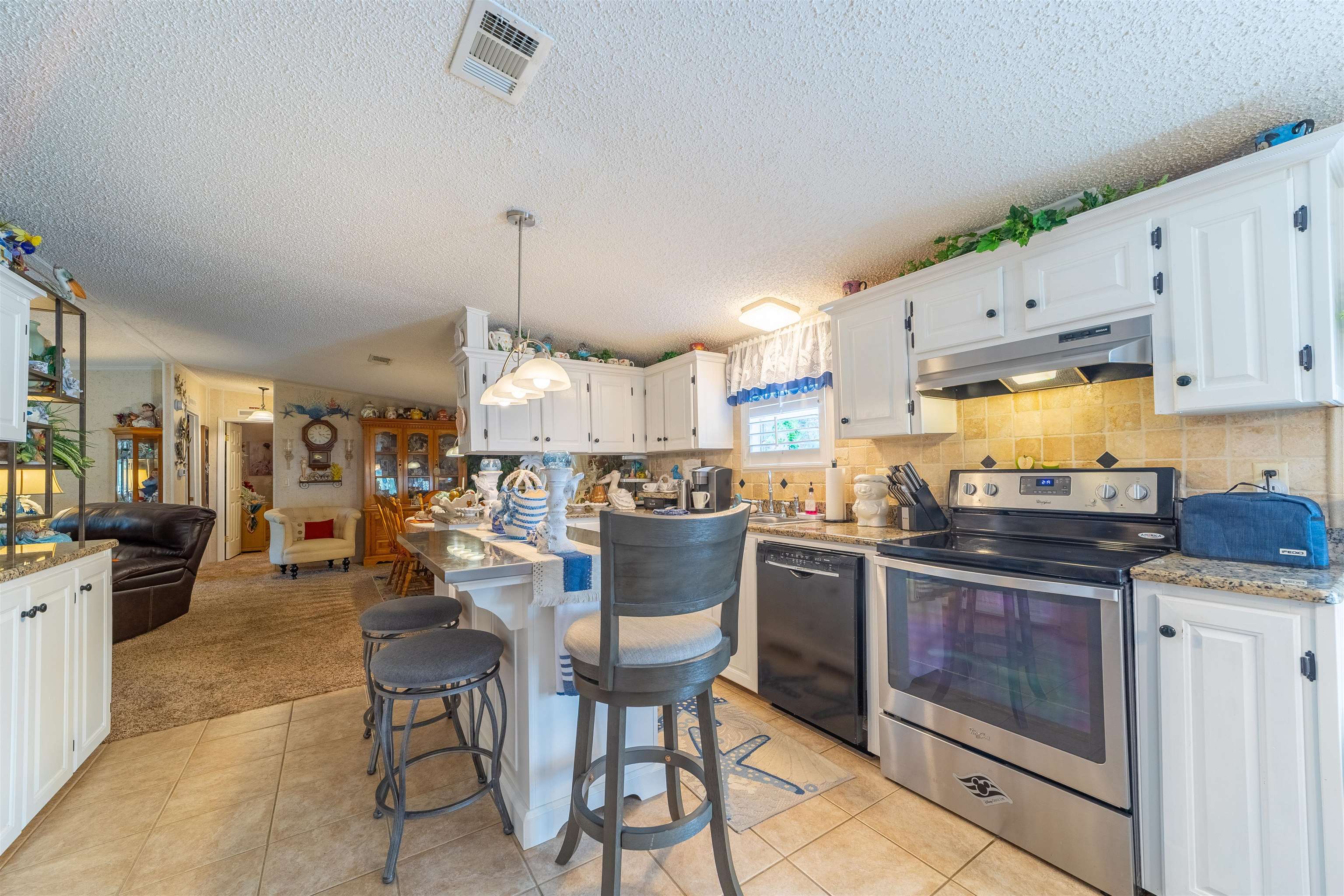 Image 33 of 74 For 10545 Carpenter Ave