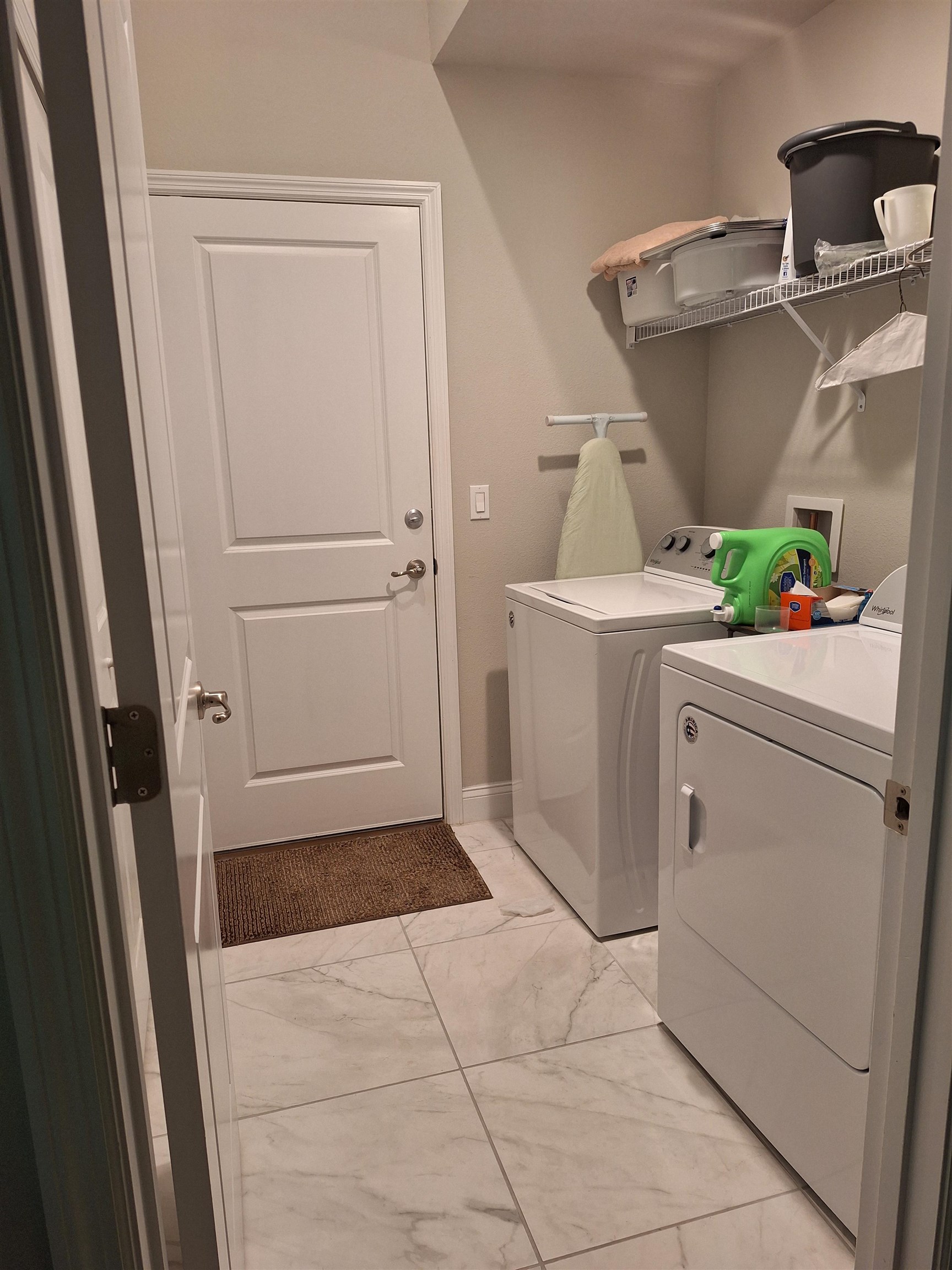 Image 18 of 19 For 92 Whispering Pine Dr