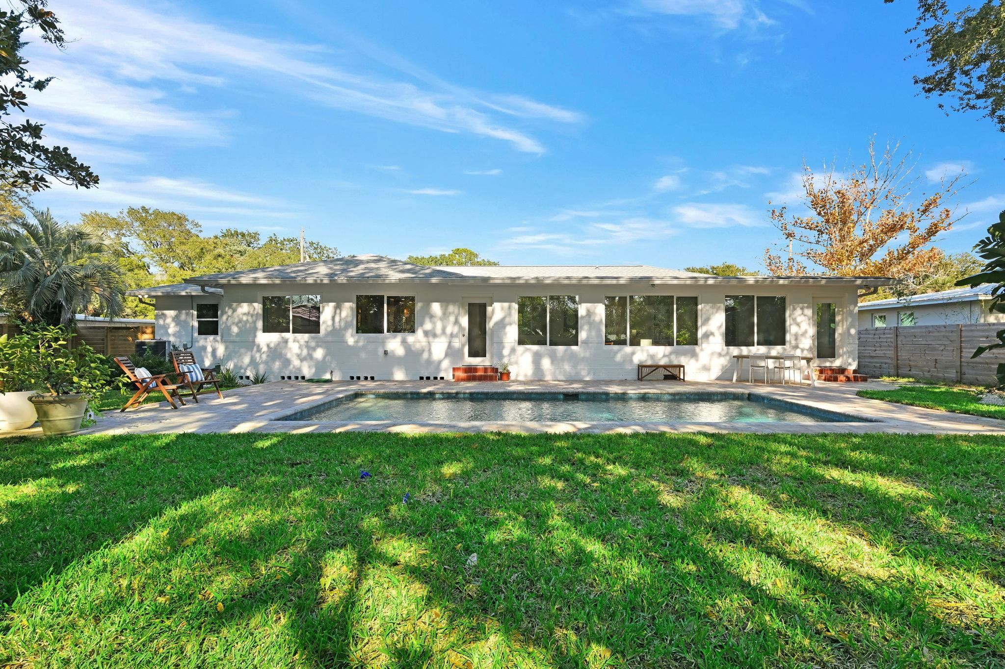 Image 11 of 34 For 410 Arredondo