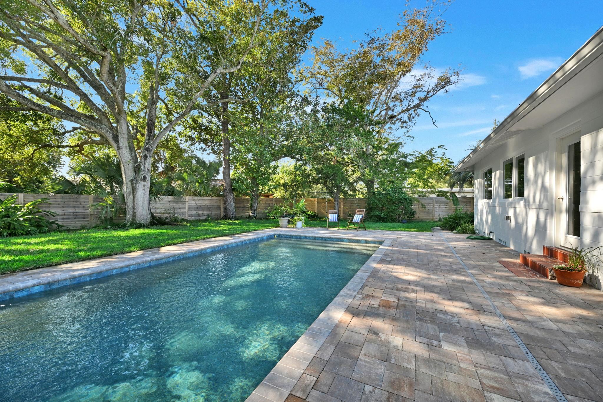 Image 13 of 34 For 410 Arredondo