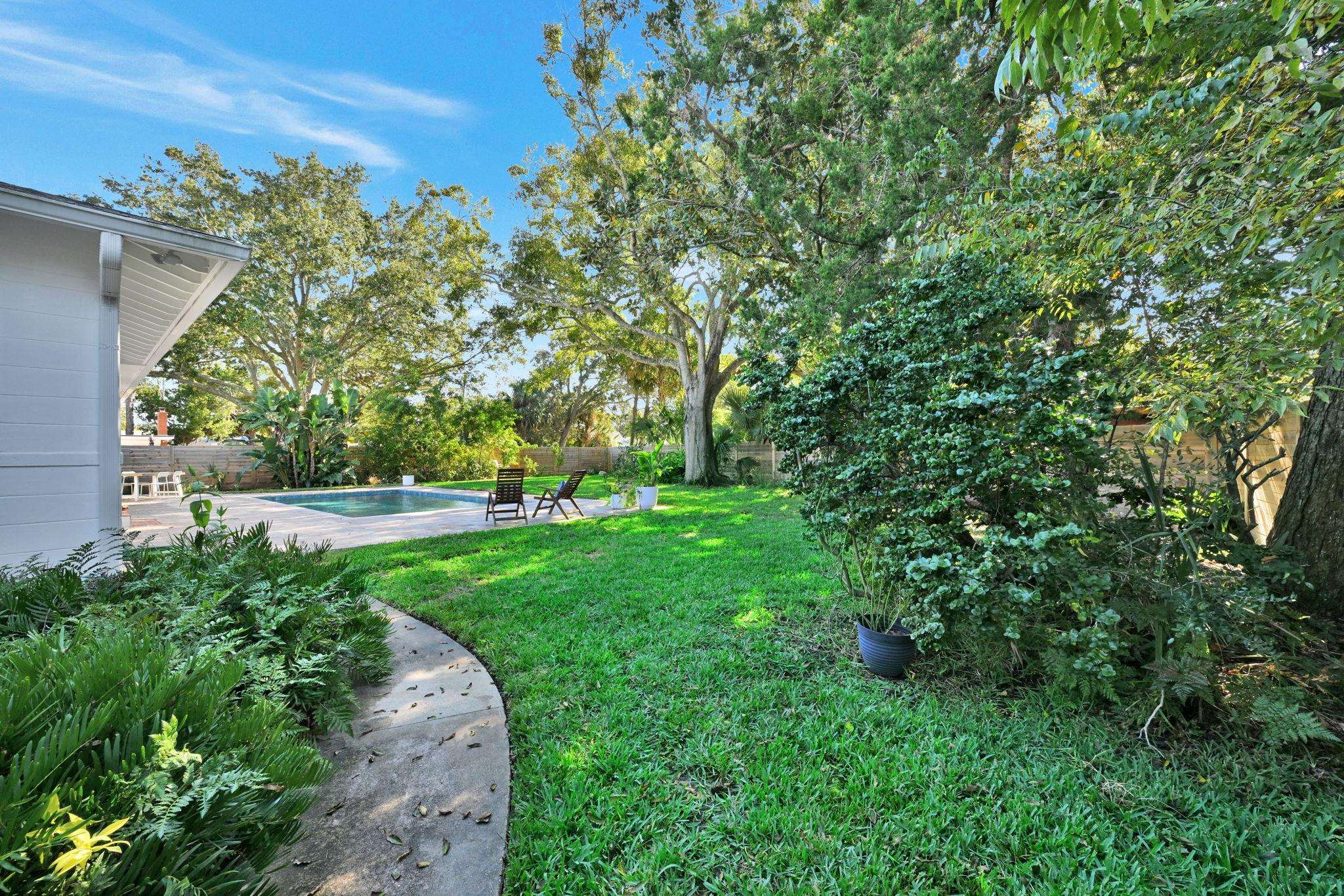 Image 17 of 34 For 410 Arredondo