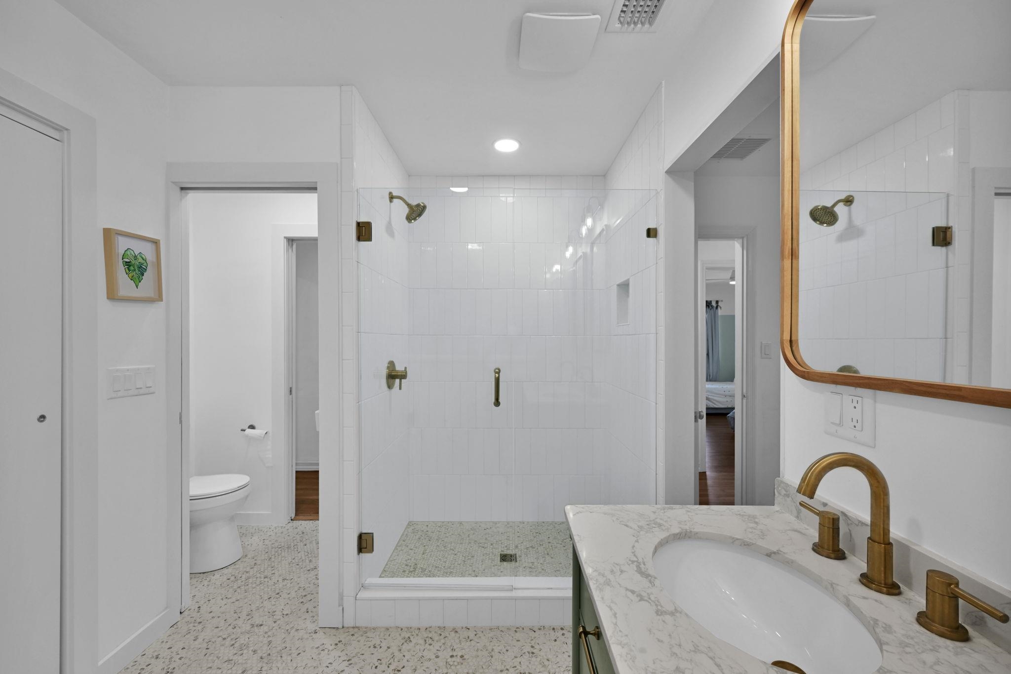 Image 22 of 34 For 410 Arredondo