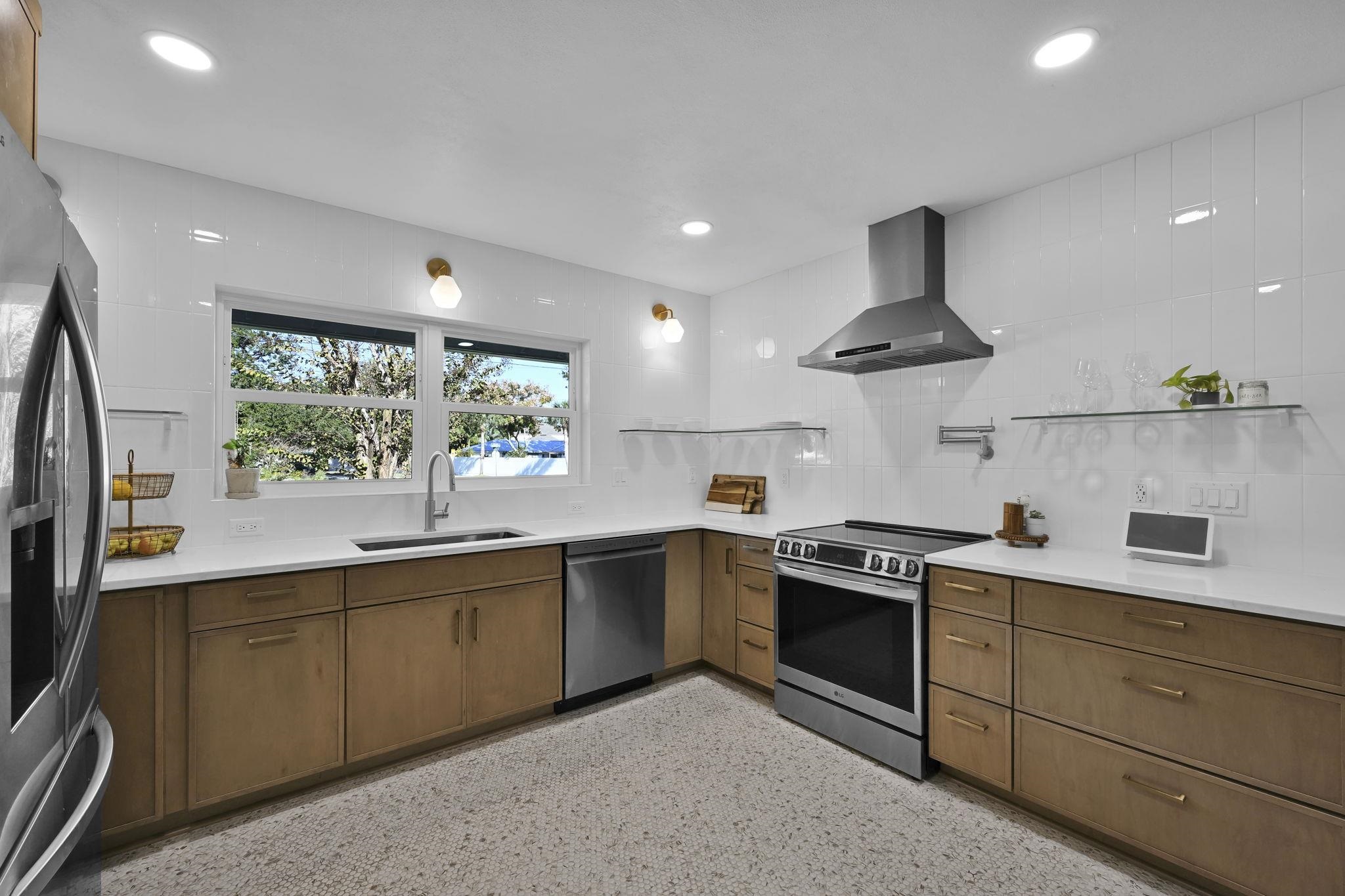 Image 28 of 34 For 410 Arredondo