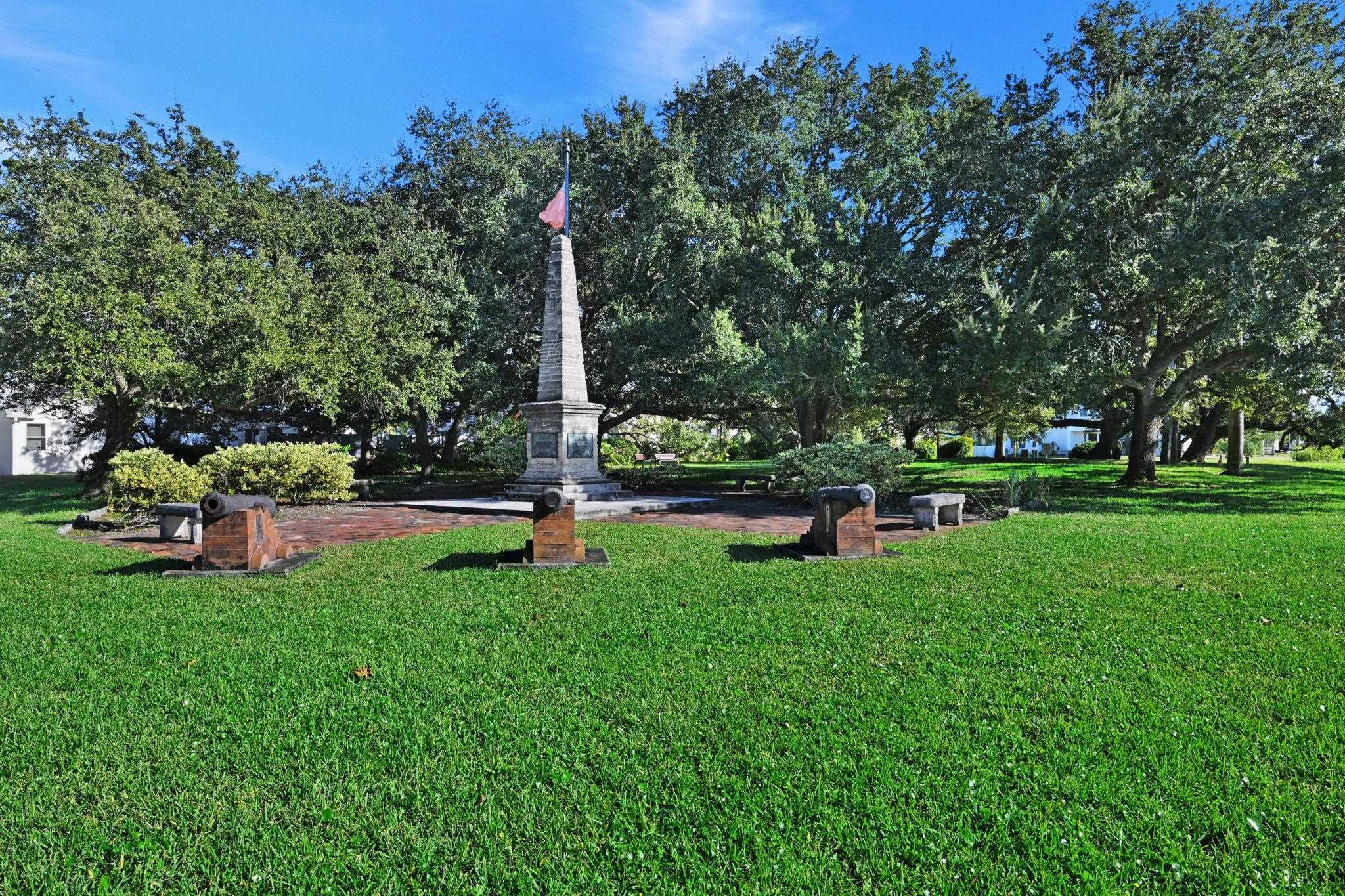 Image 9 of 34 For 410 Arredondo