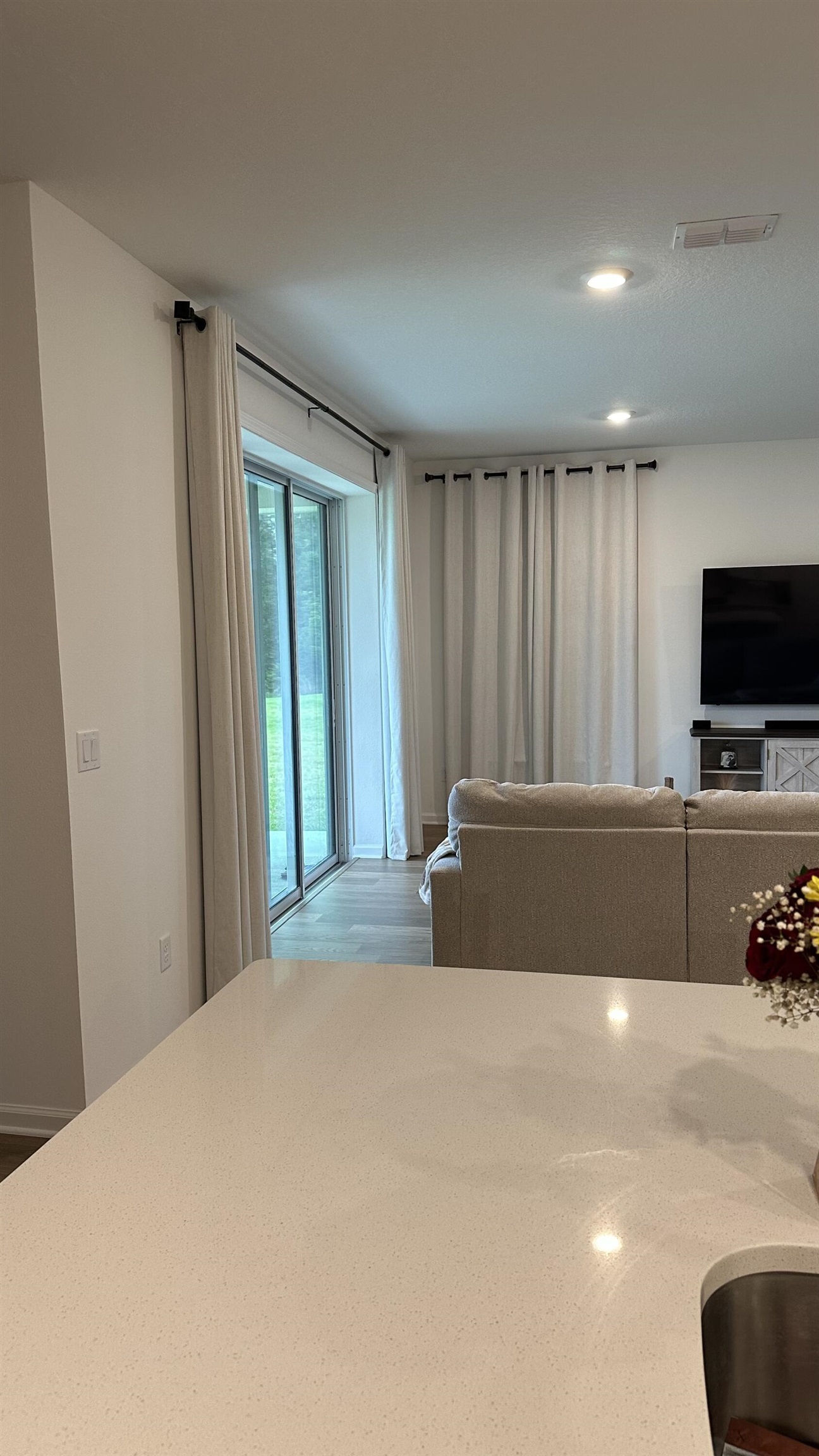 Image 13 of 34 For 48 Quiet Wharf Dr