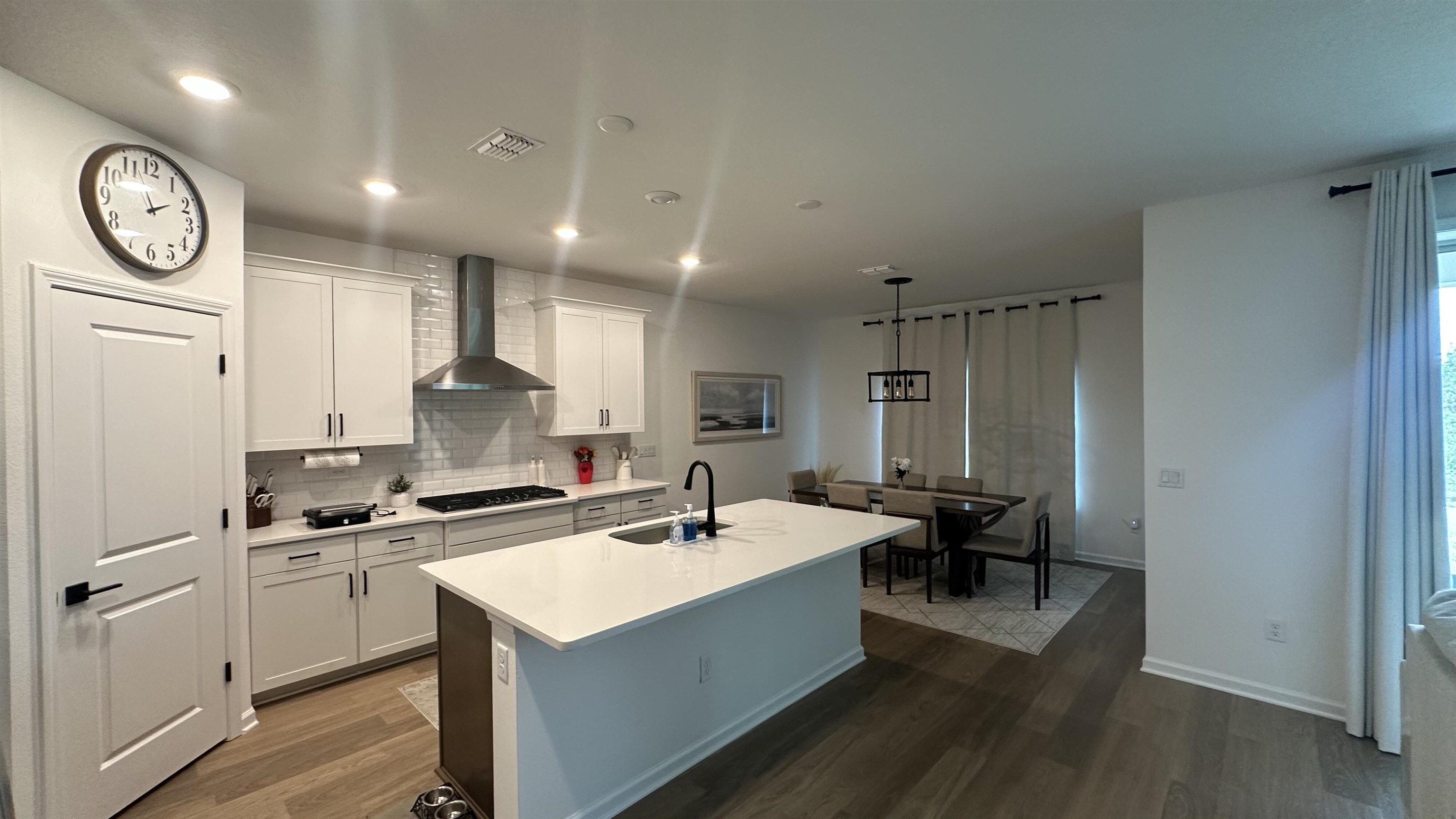 Image 16 of 34 For 48 Quiet Wharf Dr