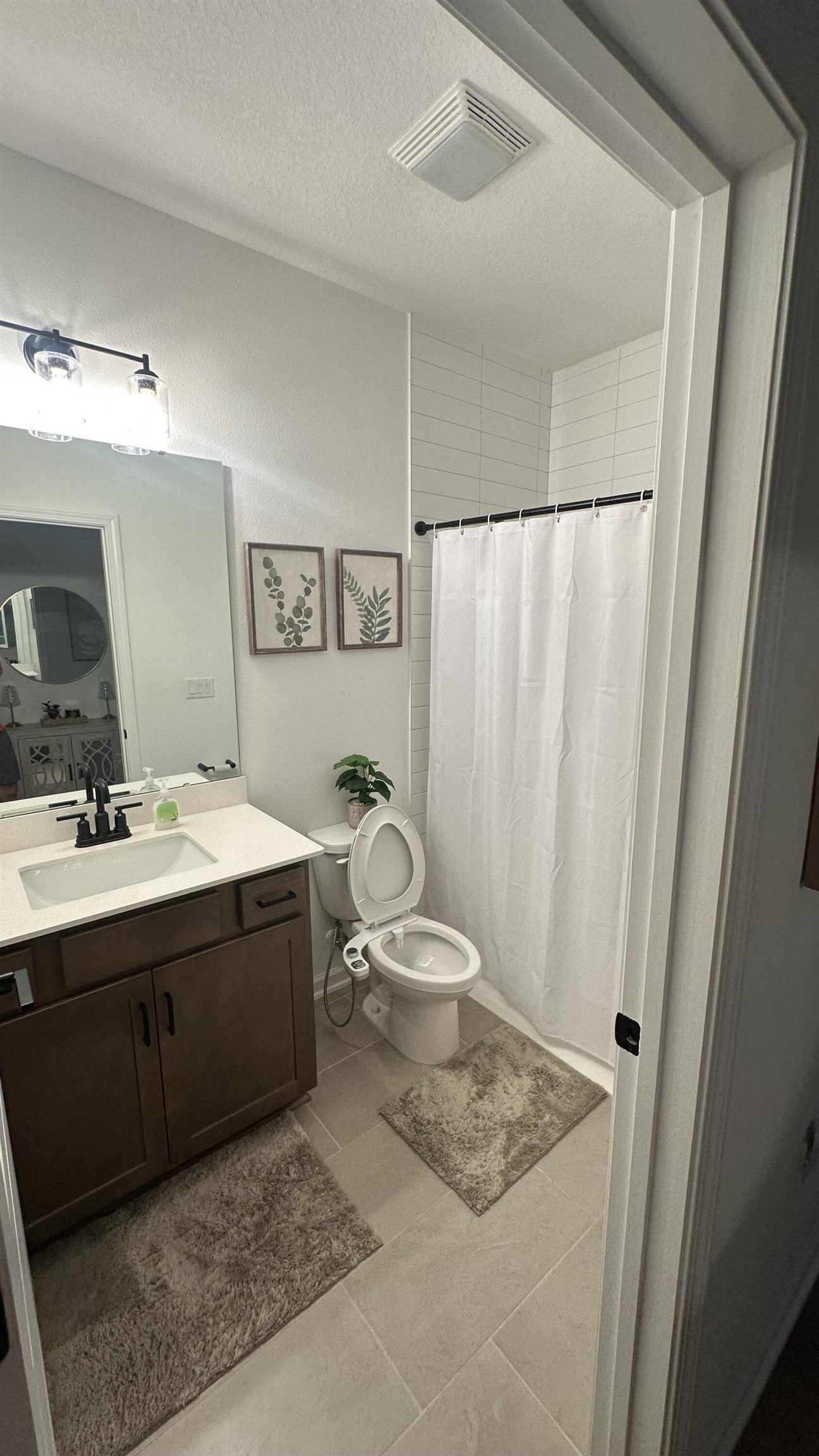 Image 17 of 34 For 48 Quiet Wharf Dr