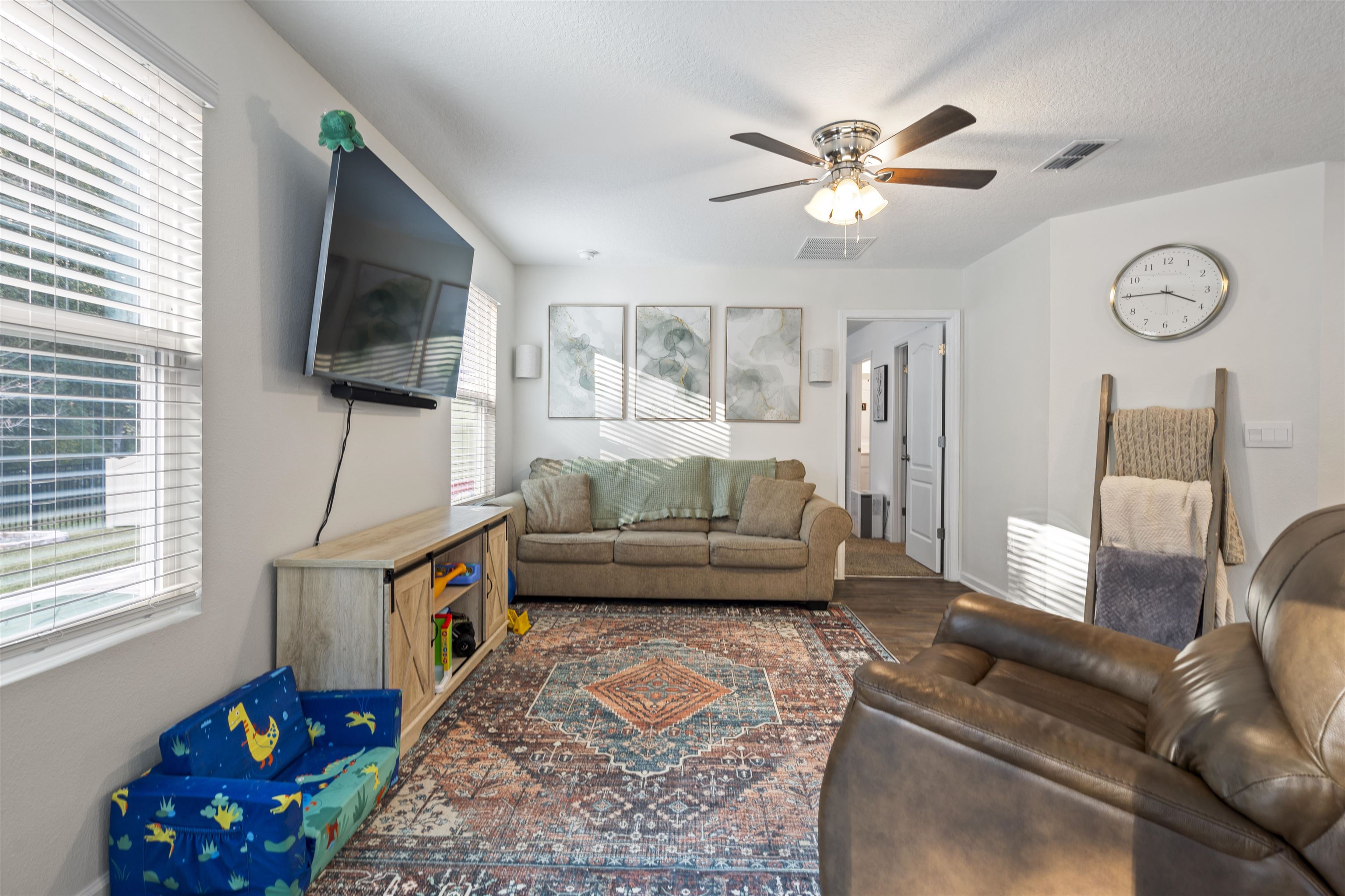 Image 10 of 43 For 127 Encanto Way