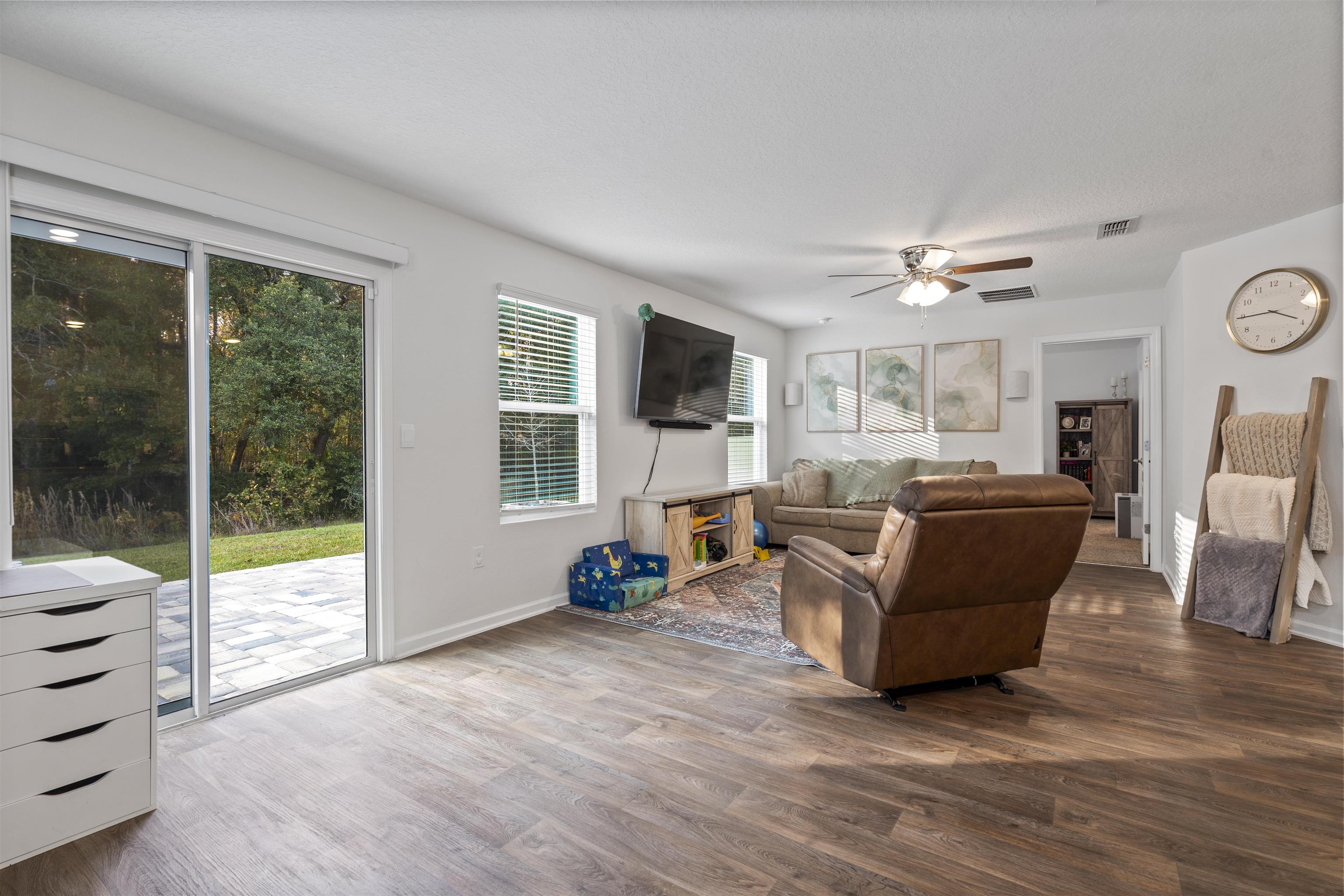 Image 11 of 43 For 127 Encanto Way