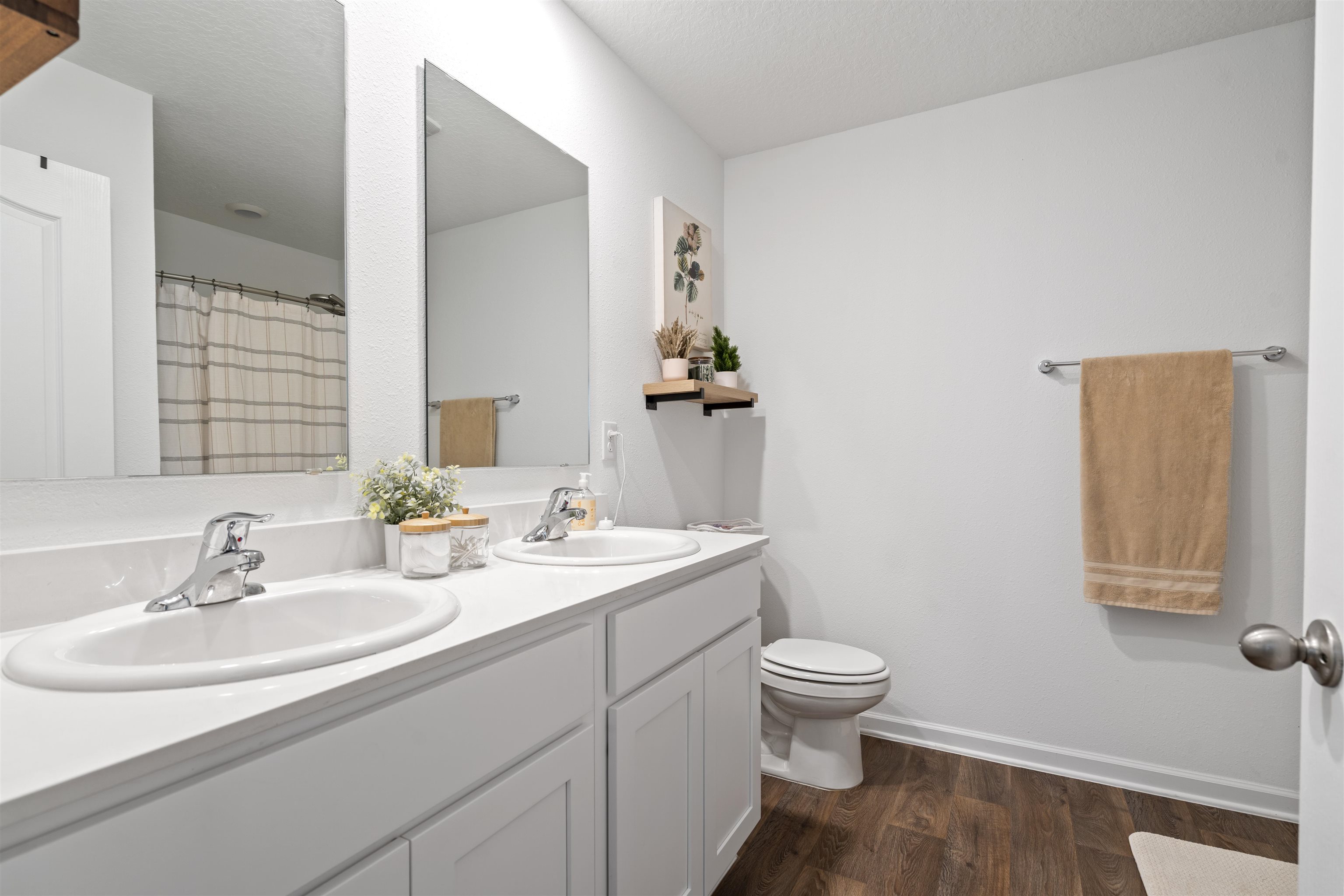 Image 18 of 43 For 127 Encanto Way