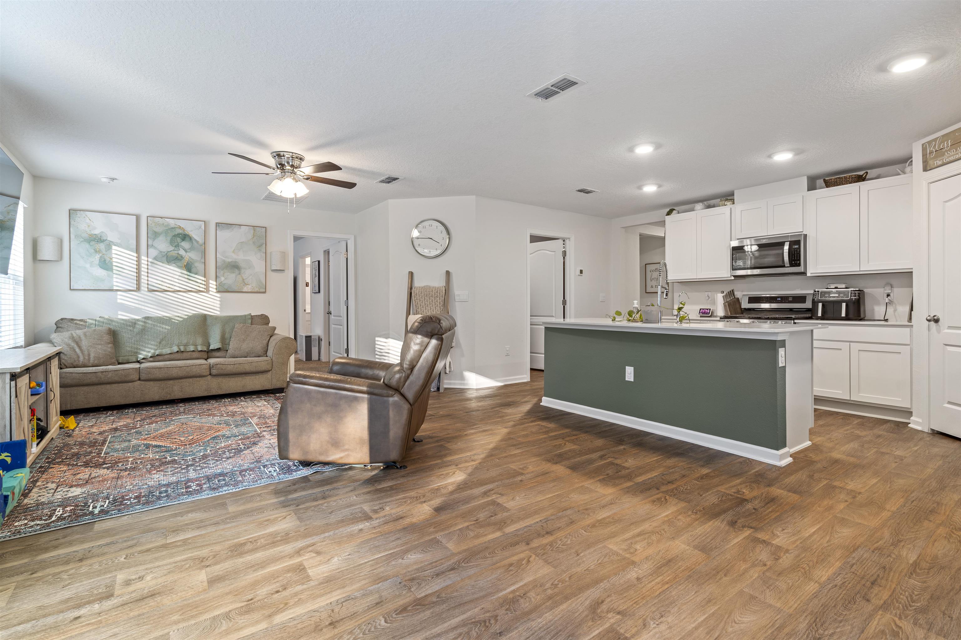 Image 2 of 43 For 127 Encanto Way