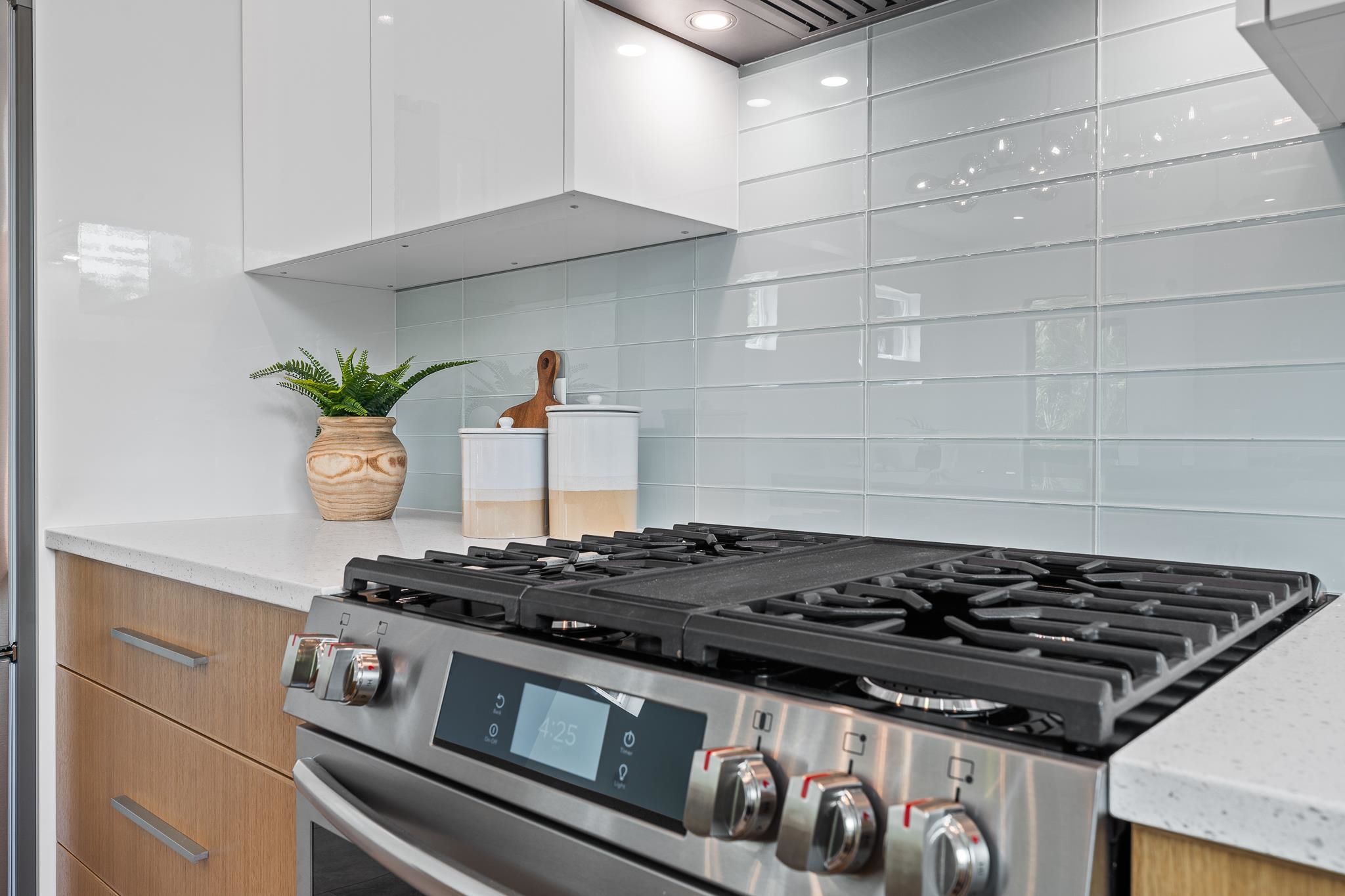 Image 11 of 74 For 327 Minorca Ave