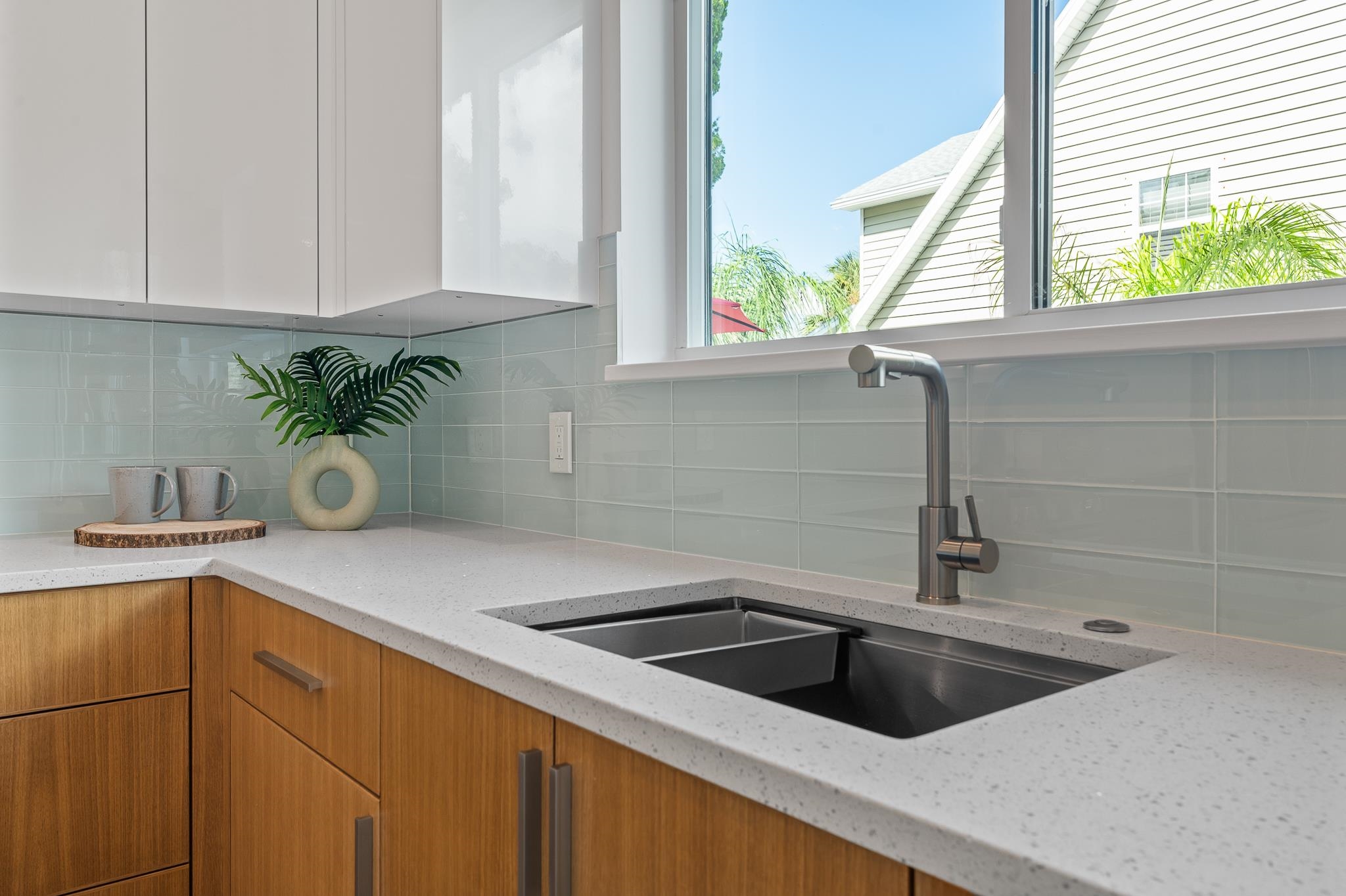 Image 12 of 74 For 327 Minorca Ave