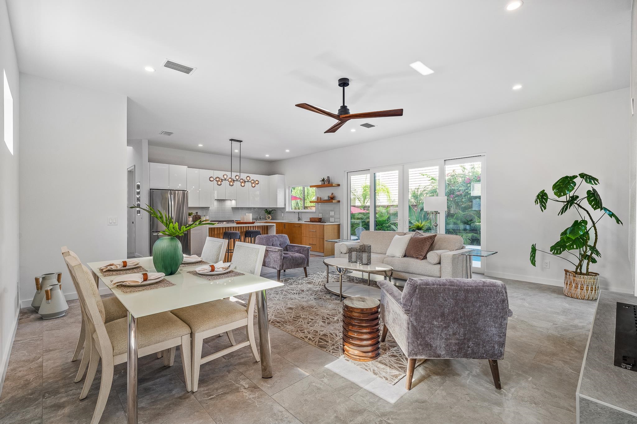 Image 18 of 74 For 327 Minorca Ave