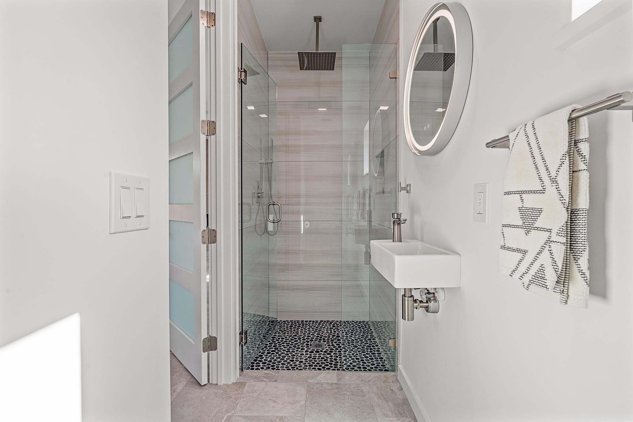 Image 20 of 74 For 327 Minorca Ave