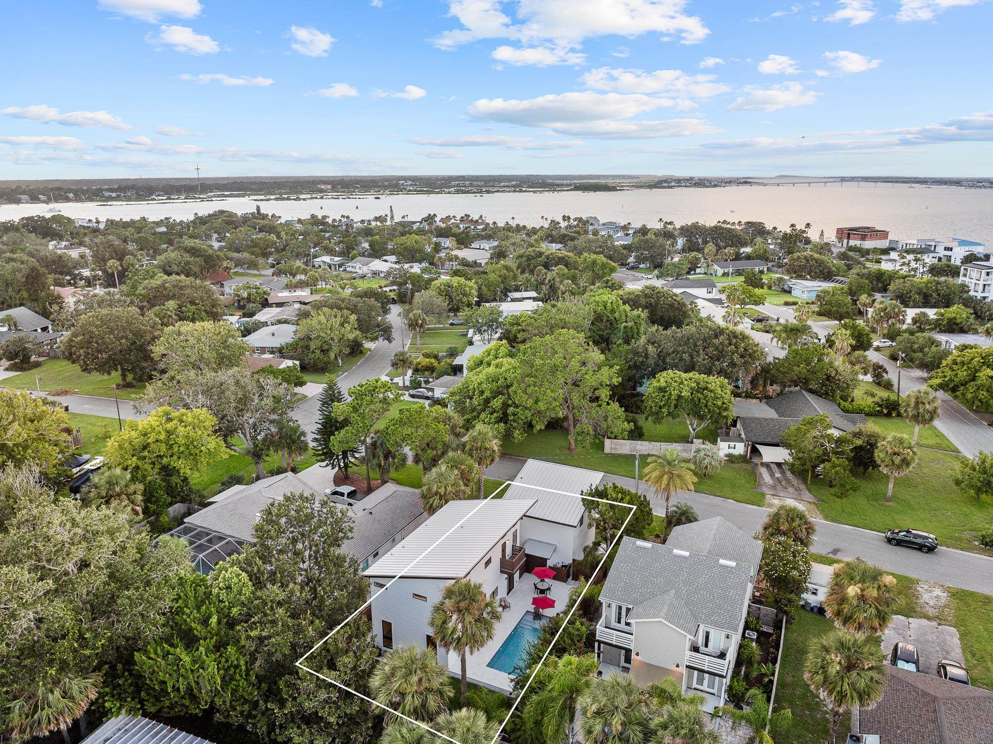 Image 3 of 74 For 327 Minorca Ave