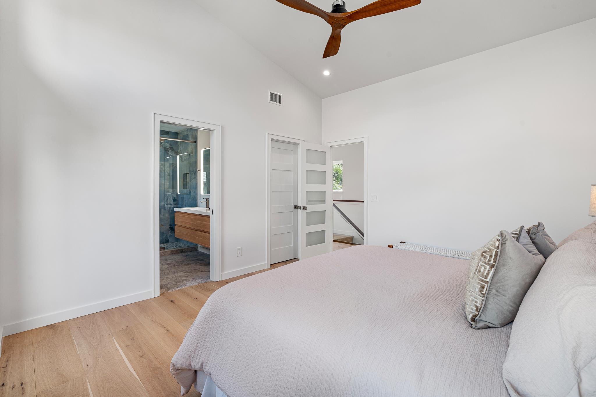 Image 35 of 74 For 327 Minorca Ave