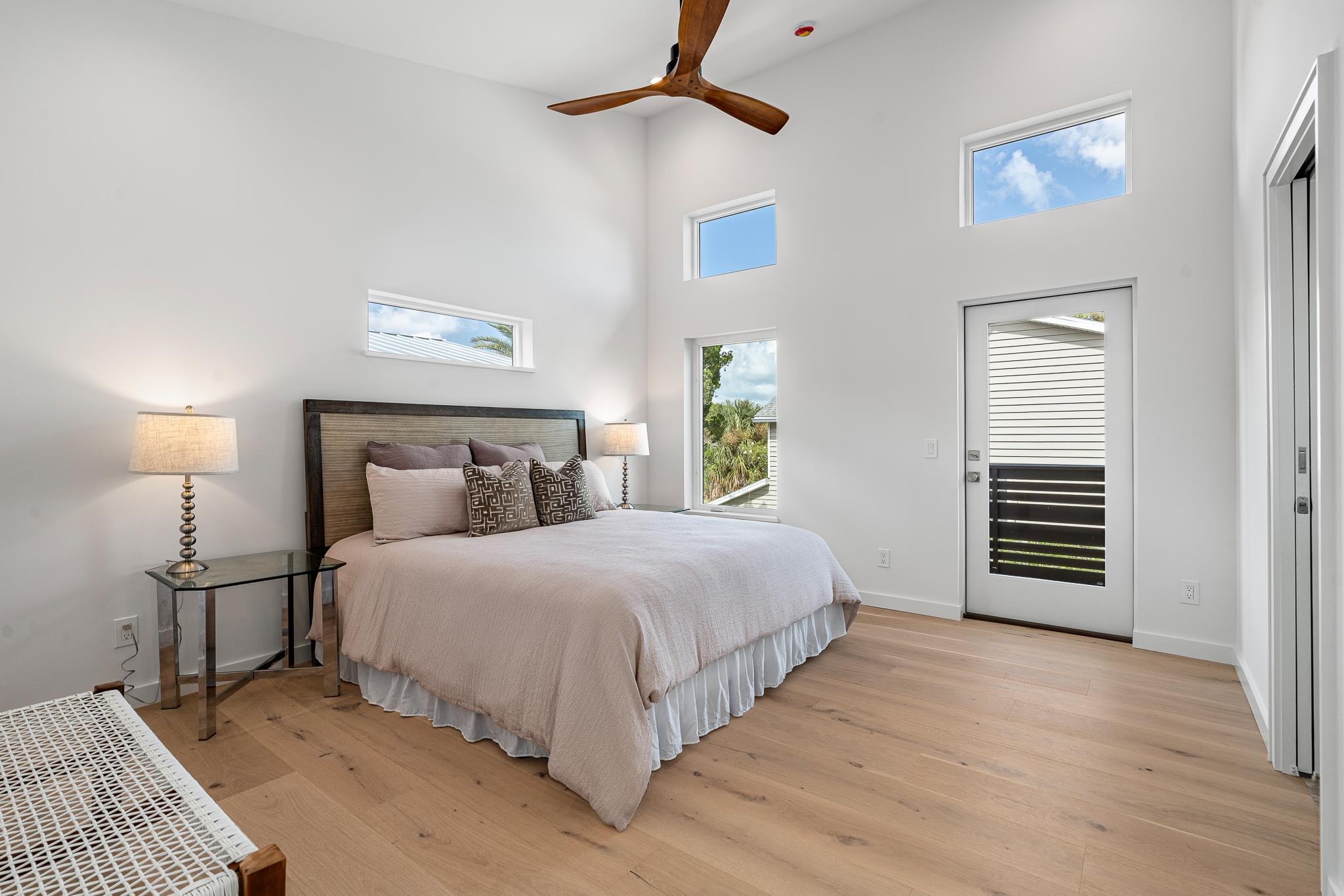 Image 38 of 74 For 327 Minorca Ave