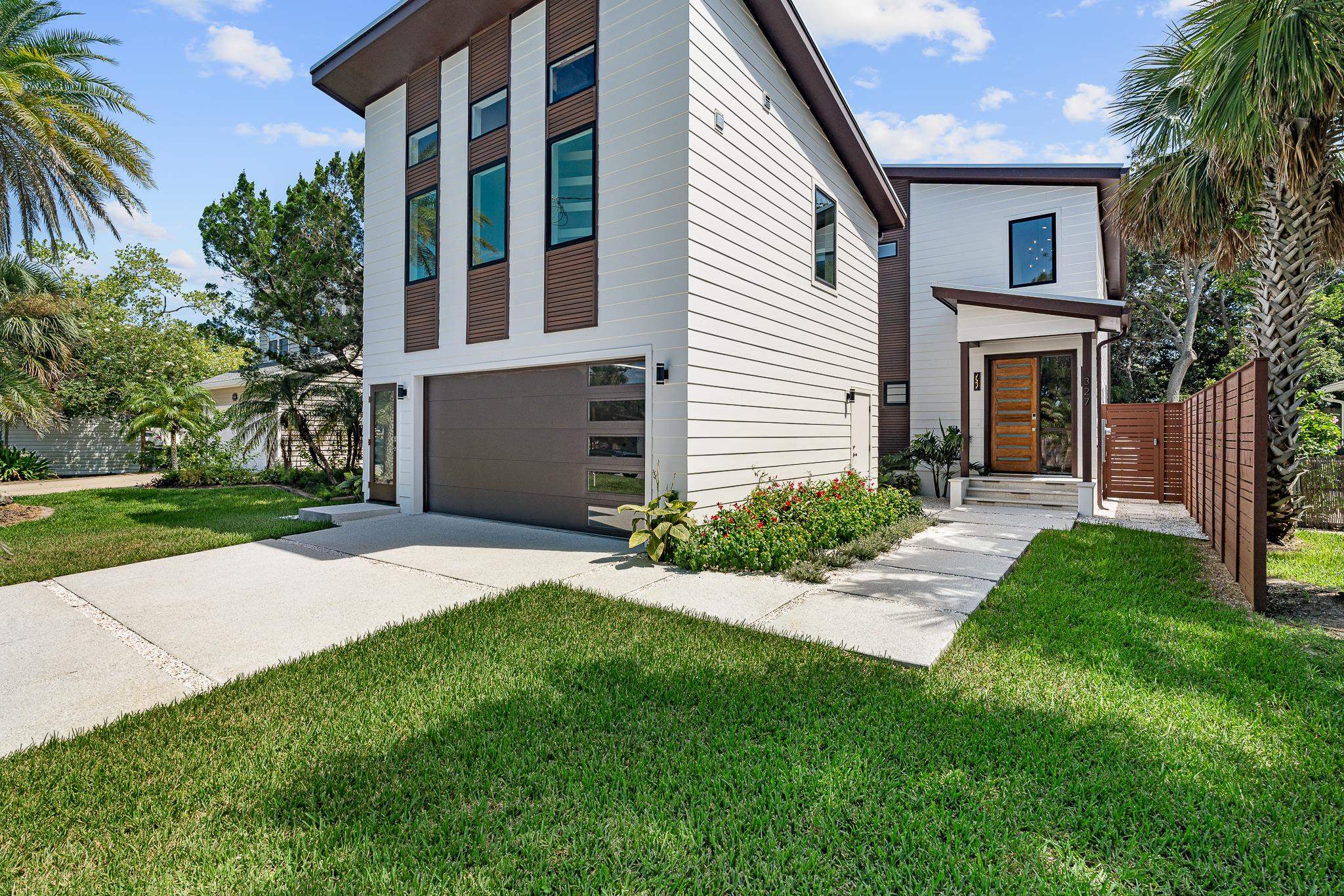 Image 49 of 74 For 327 Minorca Ave