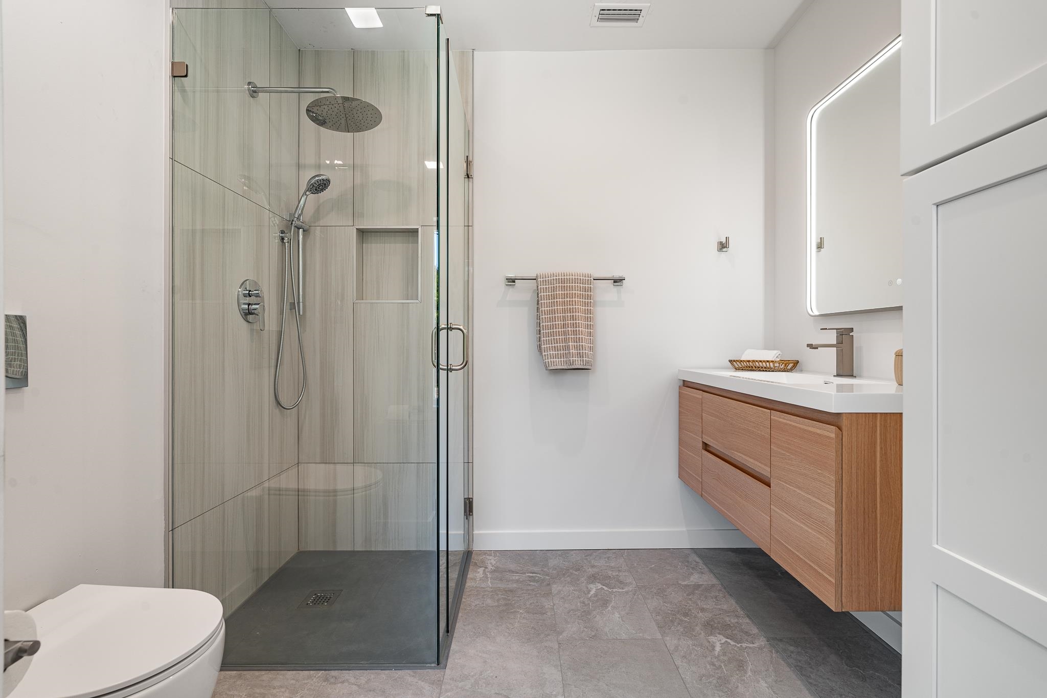 Image 65 of 74 For 327 Minorca Ave