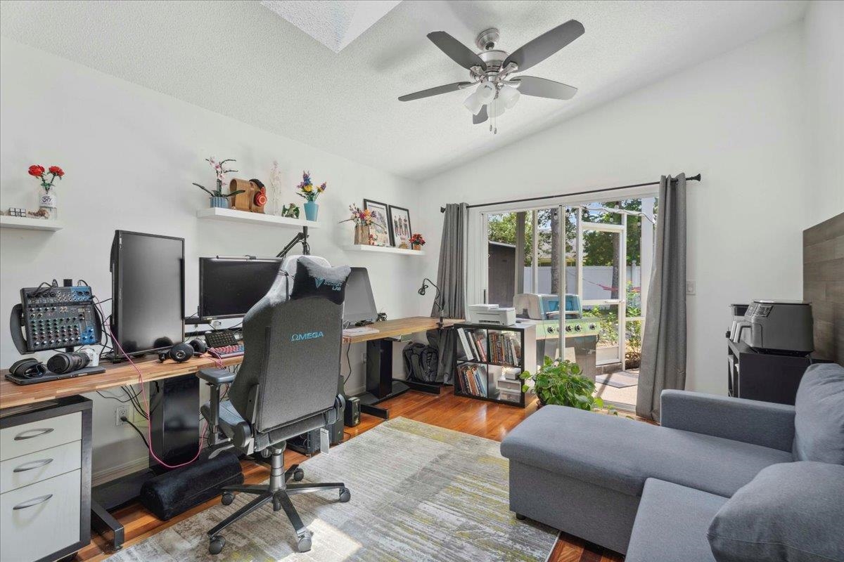 Image 34 of 75 For 22 Woodston Lane